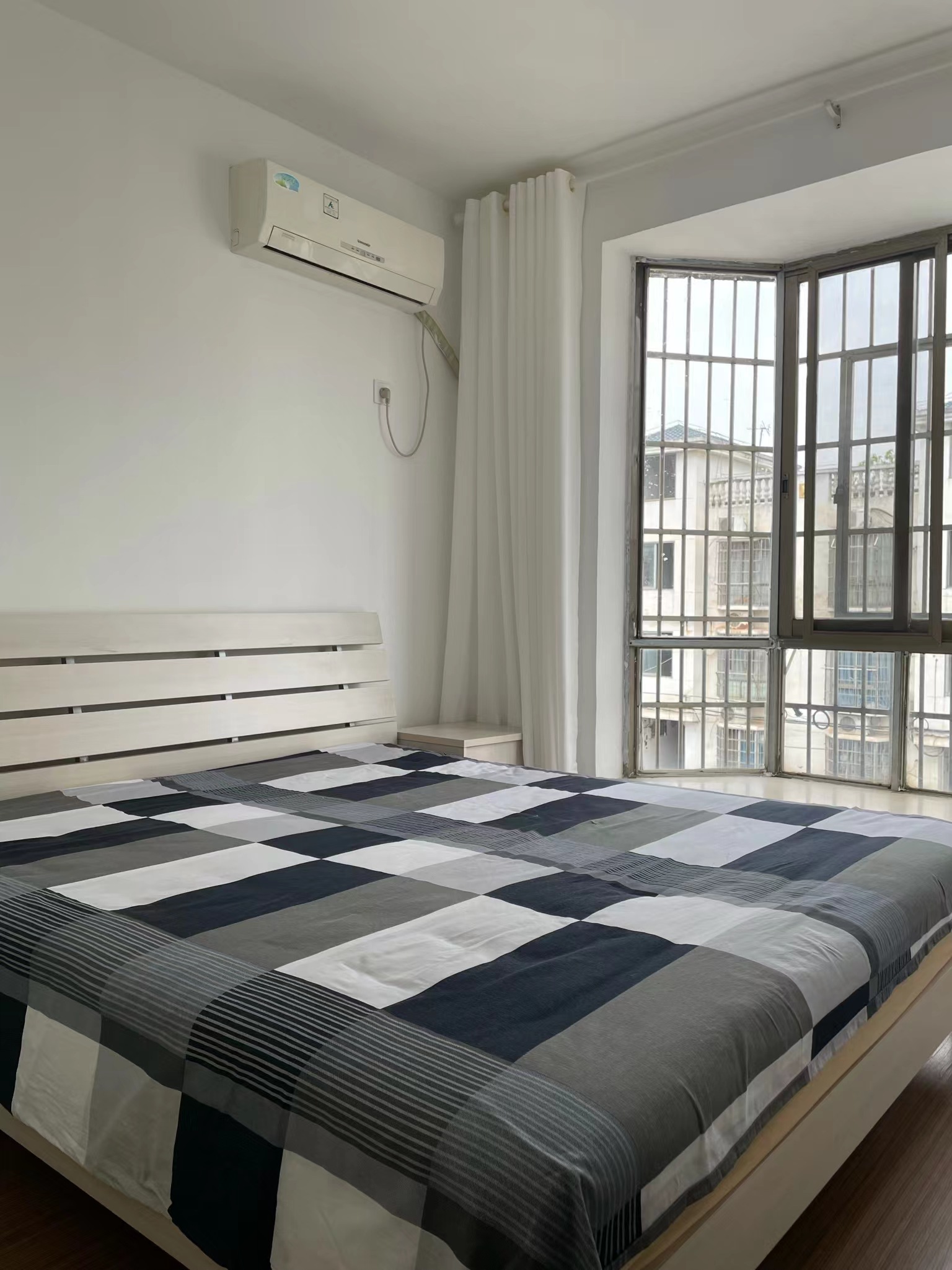 柏丽广场 1室1厅1卫 18.0万 柏丽广场 1室1厅1卫 18.0万客厅