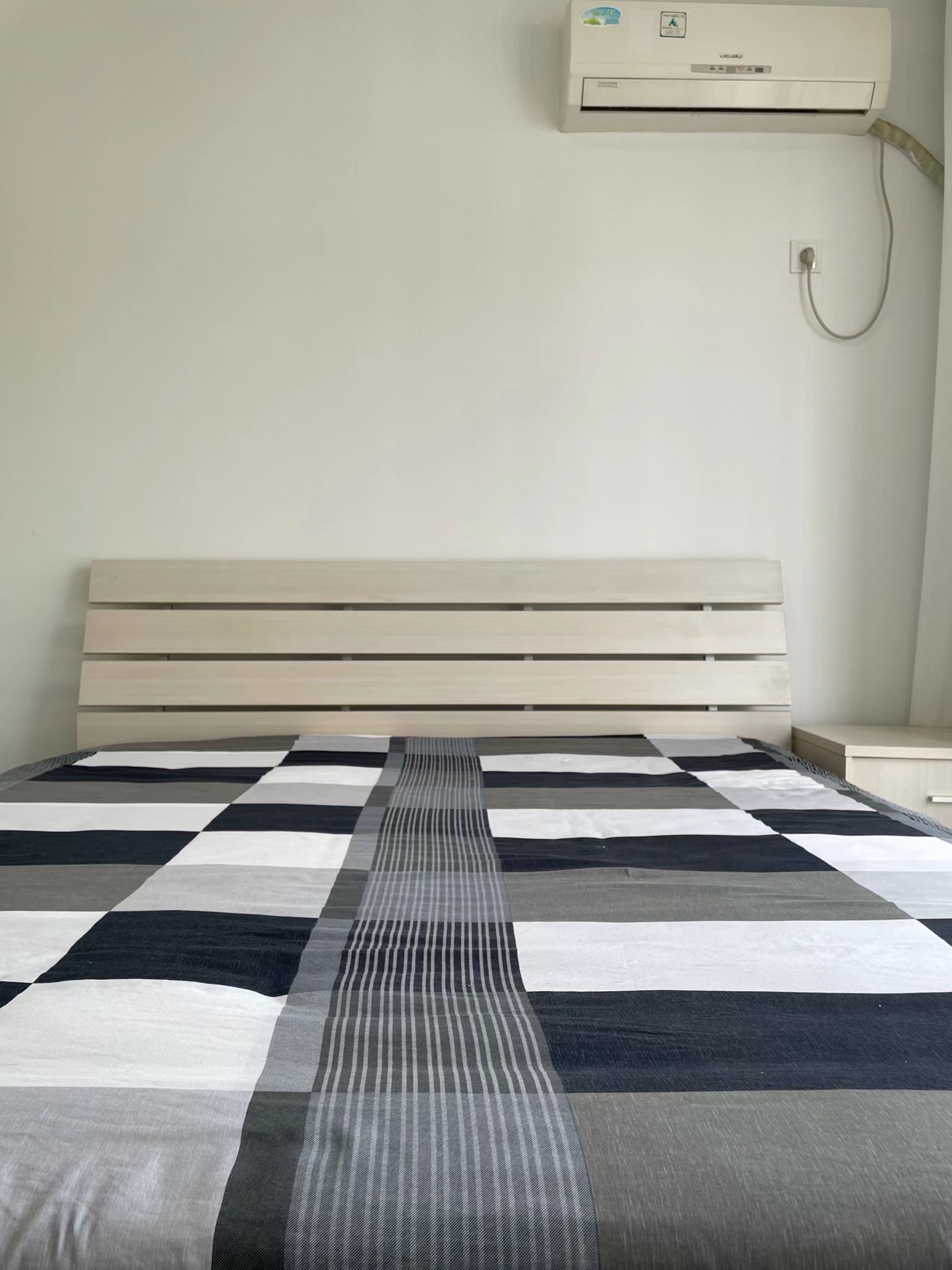 柏丽广场 1室1厅1卫 18.0万 柏丽广场 1室1厅1卫 18.0万客厅