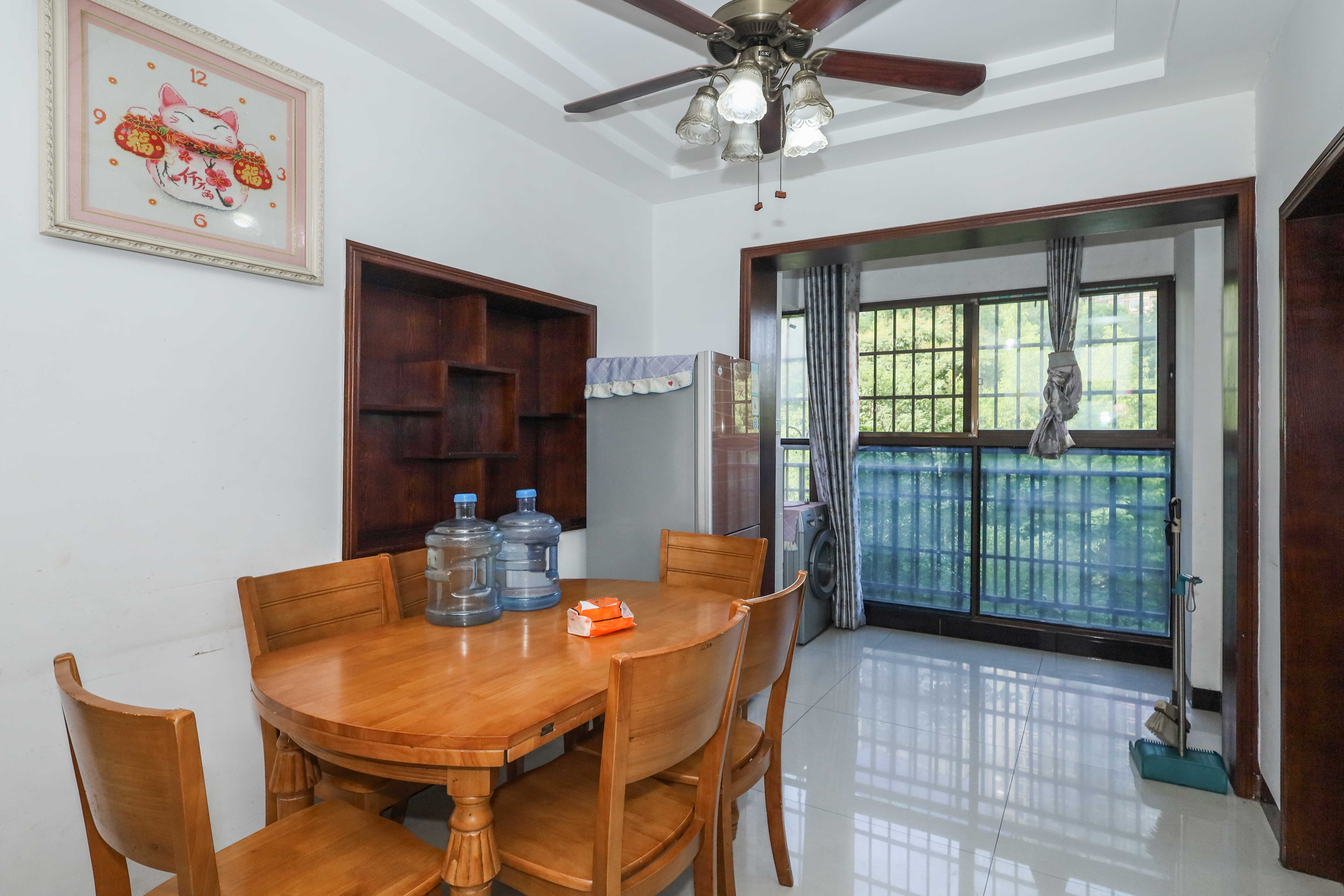 保利麓谷林语F区  3室2厅1卫    102.8万客厅