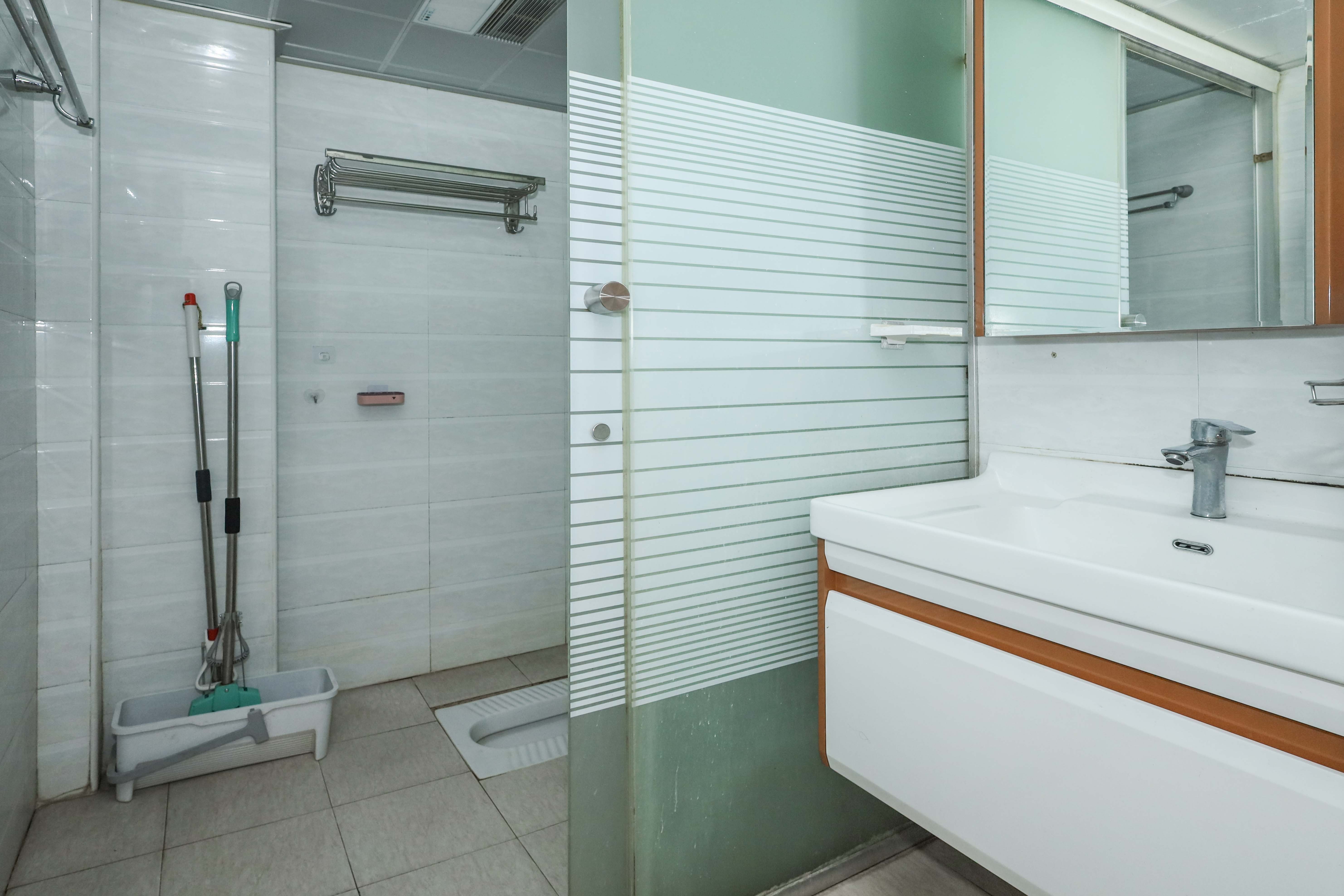 保利麓谷林语F区  3室2厅1卫    102.8万卫生间