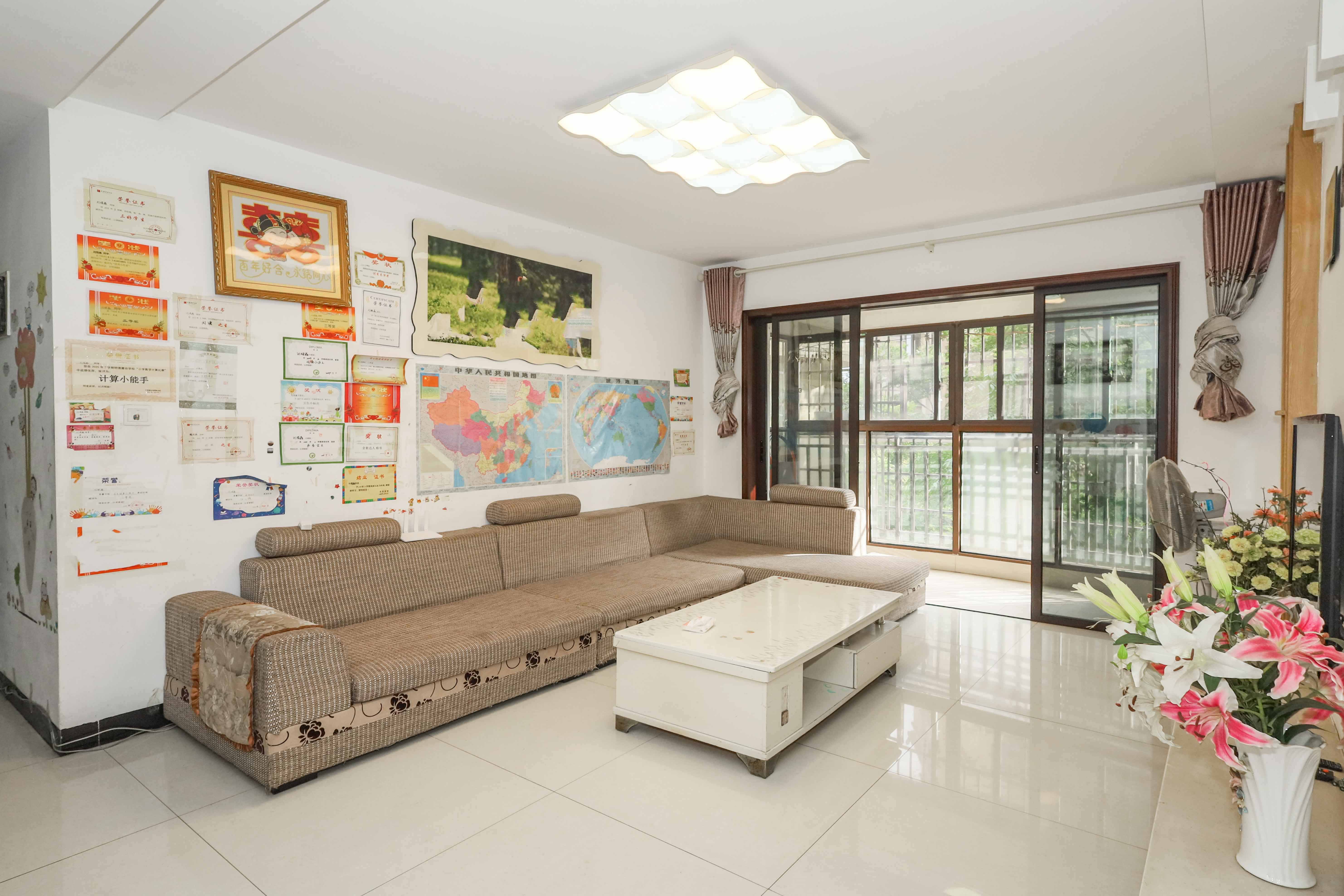 保利麓谷林语F区  3室2厅1卫    102.8万客厅