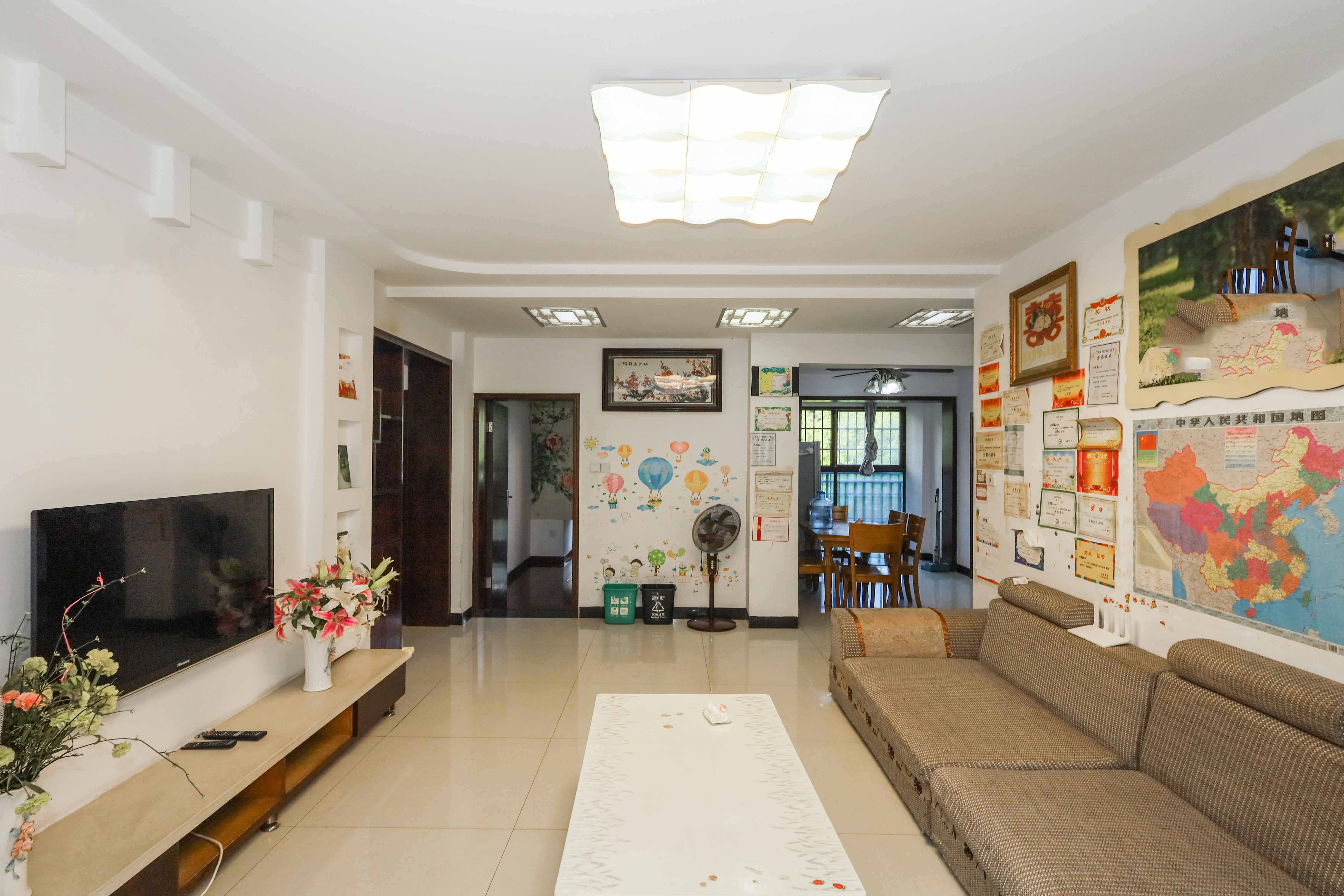 保利麓谷林语F区  3室2厅1卫    102.8万客厅