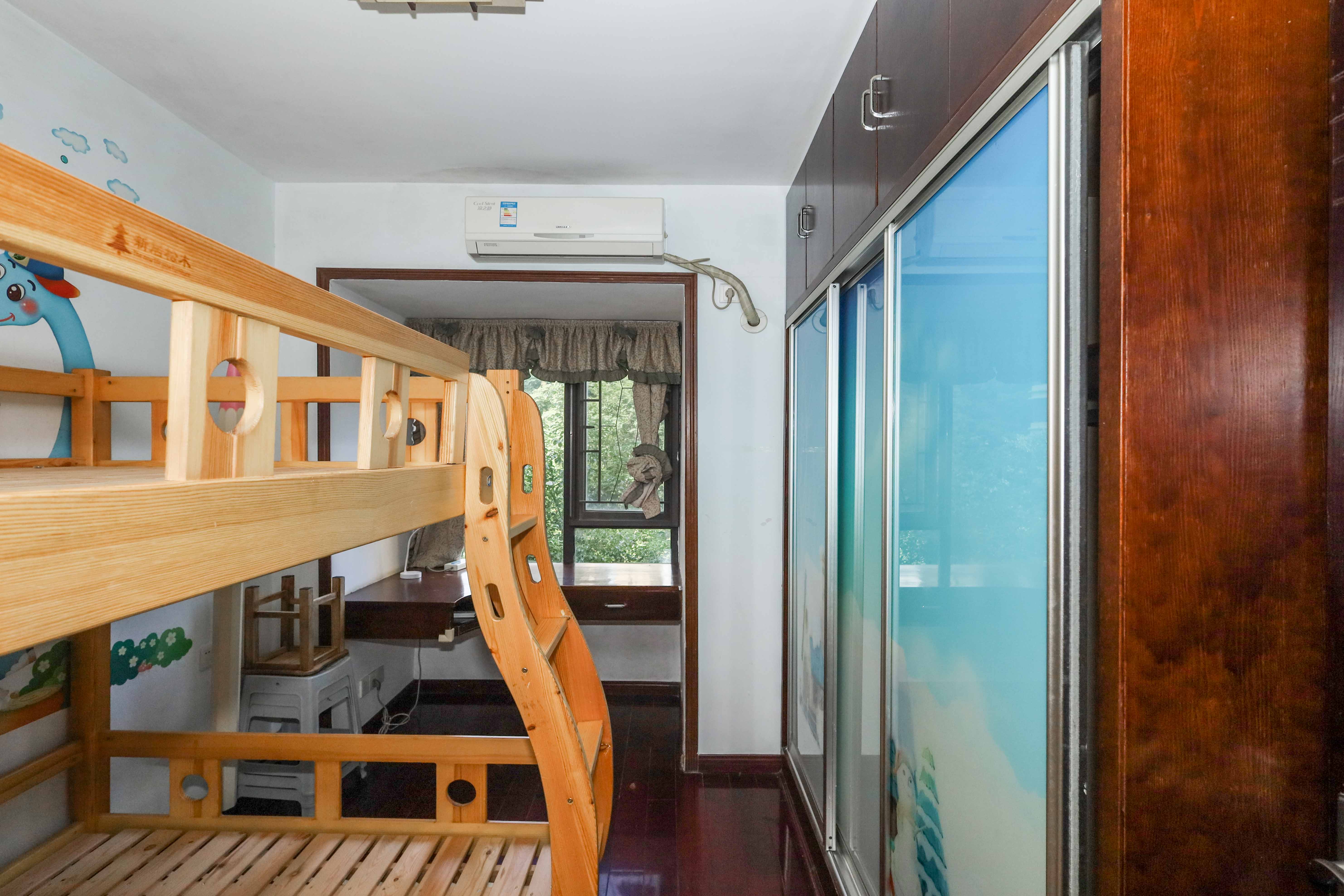 保利麓谷林语F区  3室2厅1卫    102.8万卧室