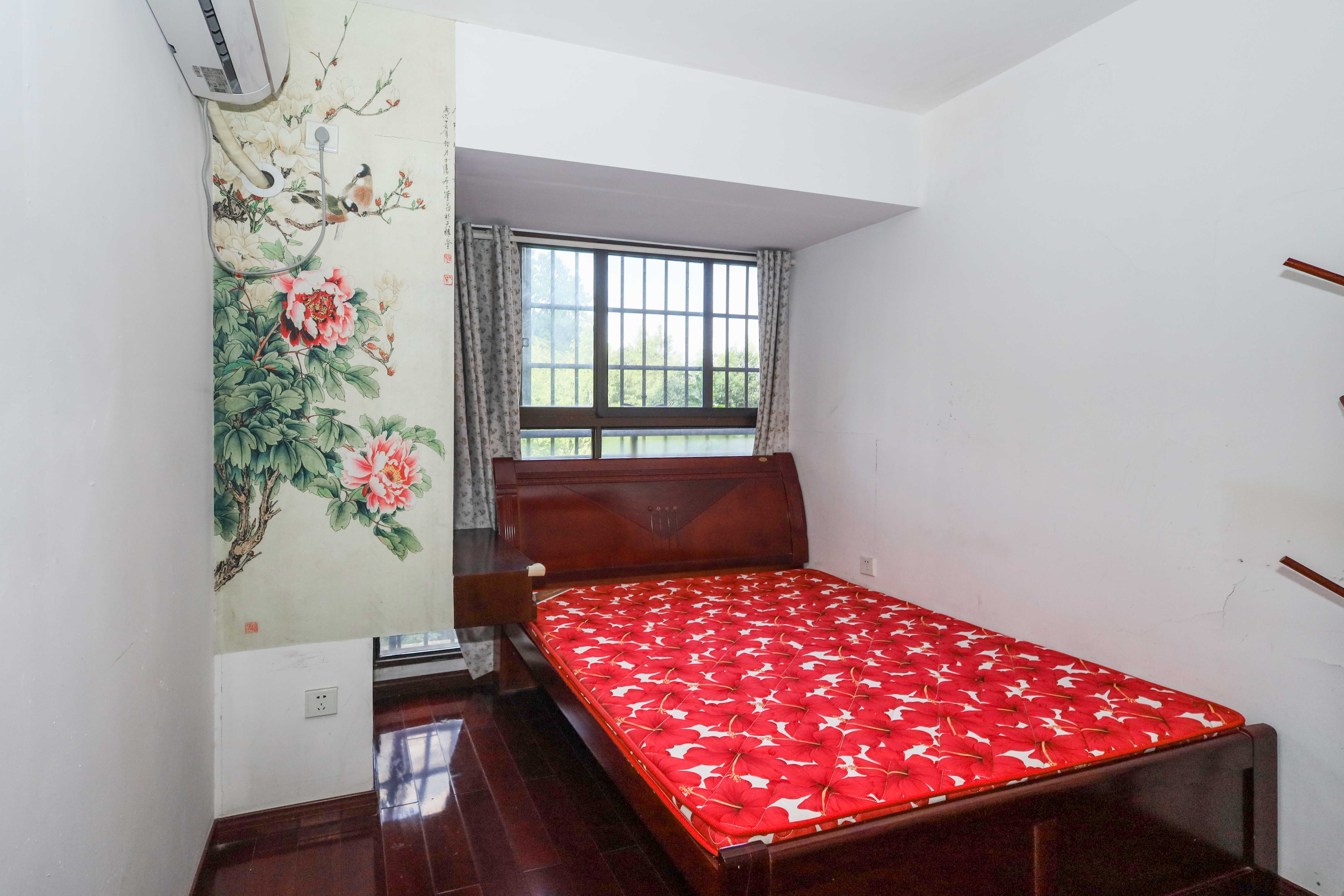 保利麓谷林语F区  3室2厅1卫    102.8万卧室