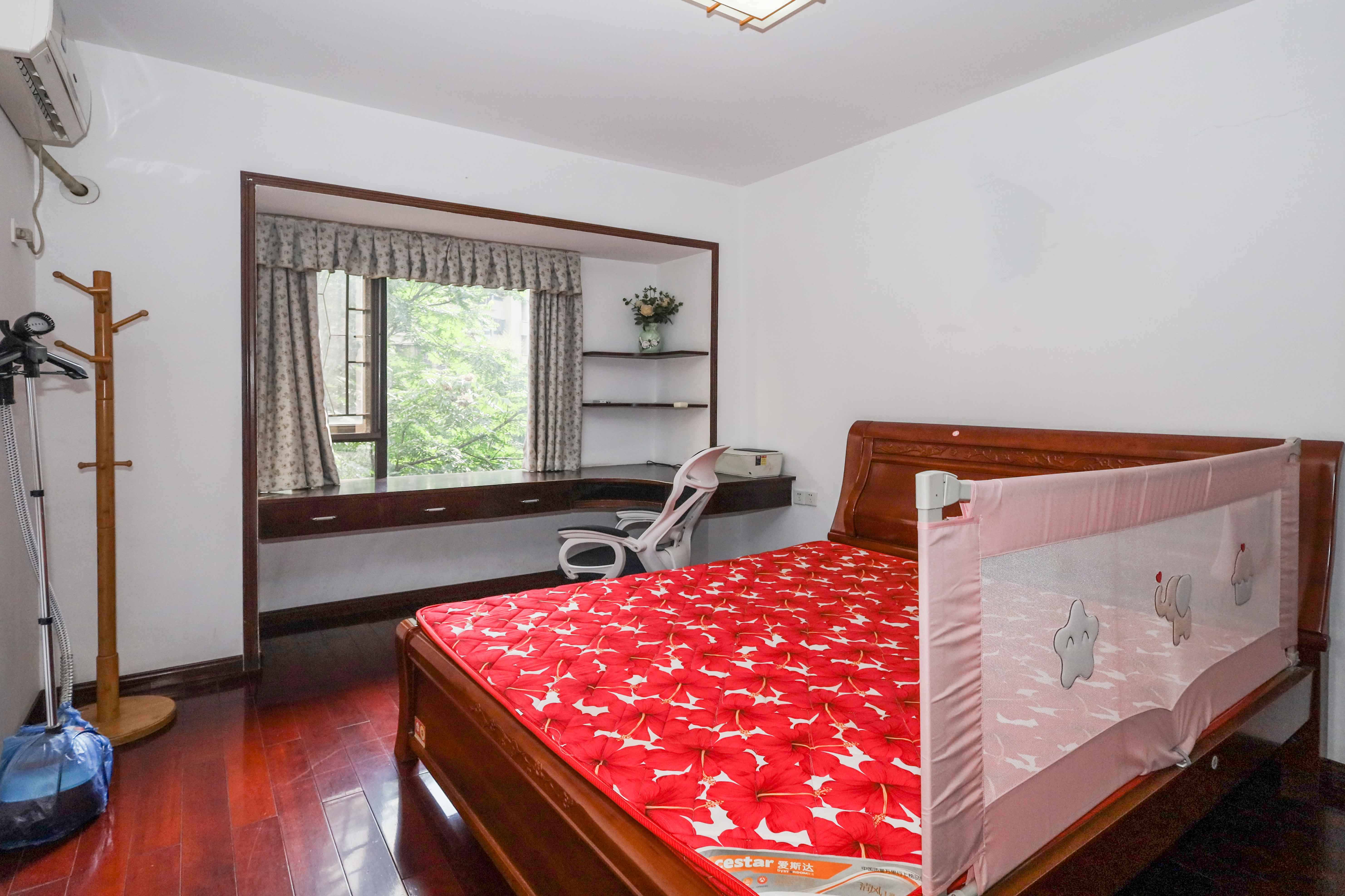 保利麓谷林语F区  3室2厅1卫    102.8万卧室