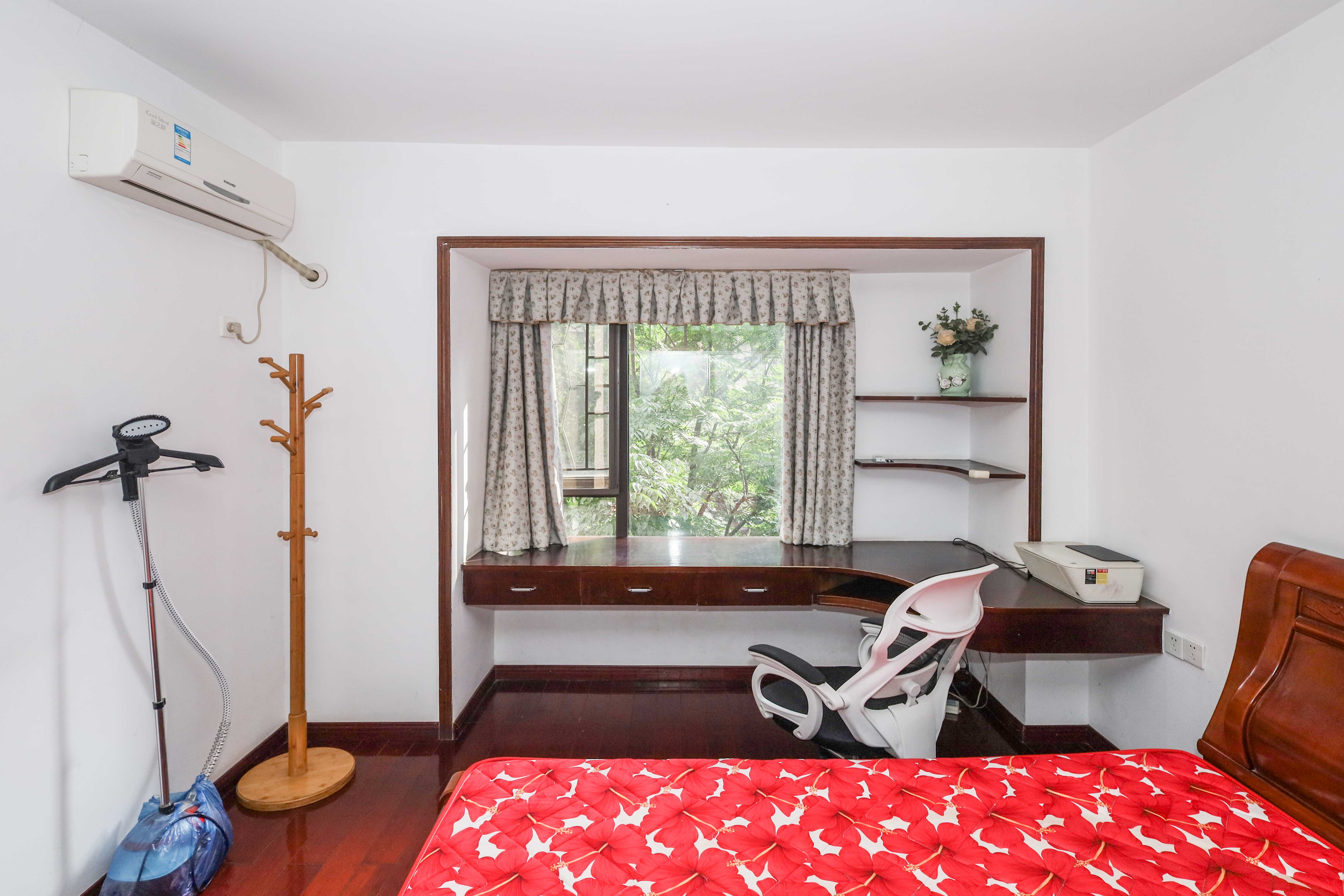 保利麓谷林语F区  3室2厅1卫    102.8万卧室