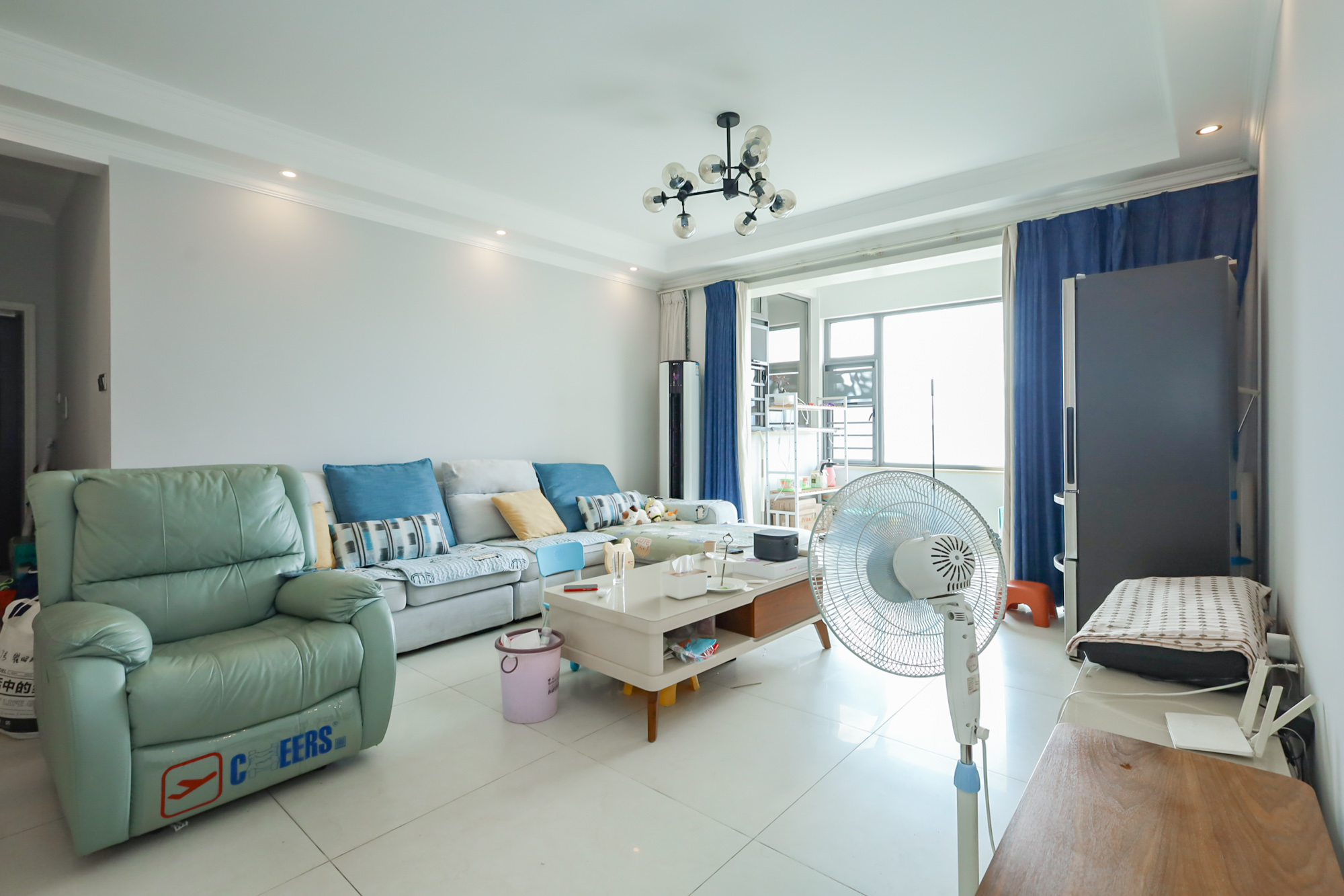 八方小区C区  4室2厅2卫    475.0万客厅