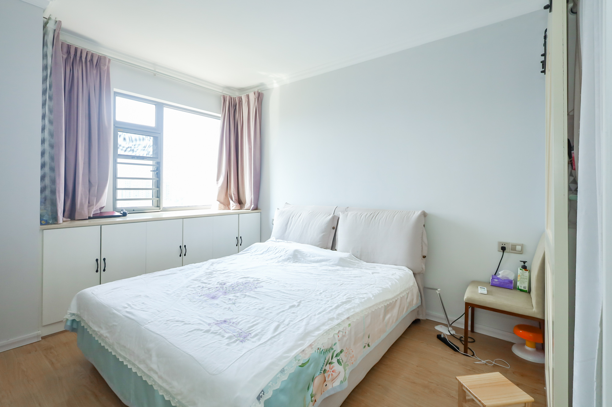 八方小区C区  4室2厅2卫    475.0万卧室