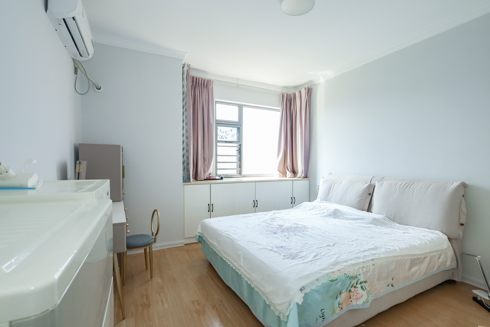 八方小区C区  4室2厅2卫    475.0万卧室