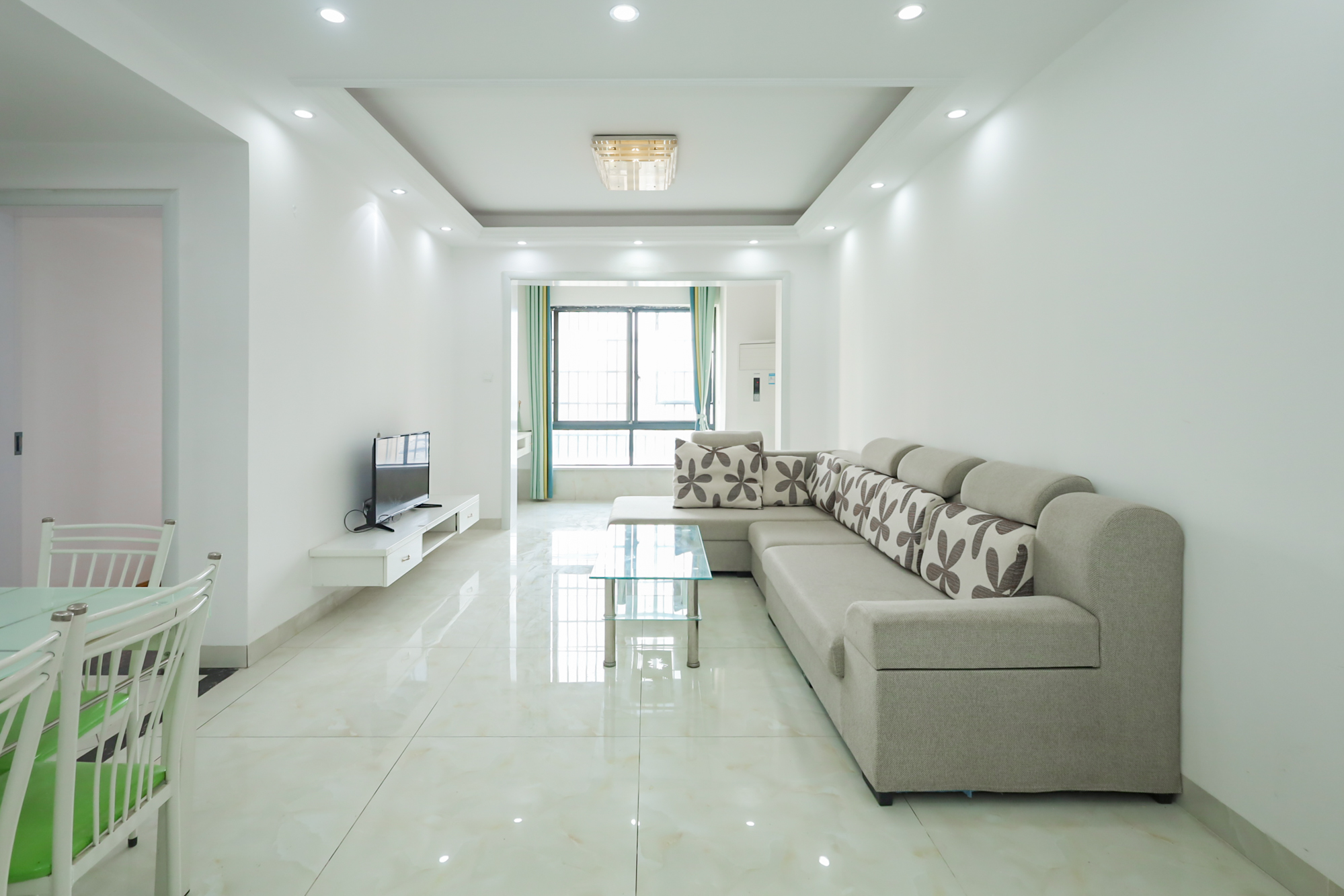 天麓尚层  2室1厅1卫    53.0万 天麓尚层  2室1厅1卫    53.0万客厅