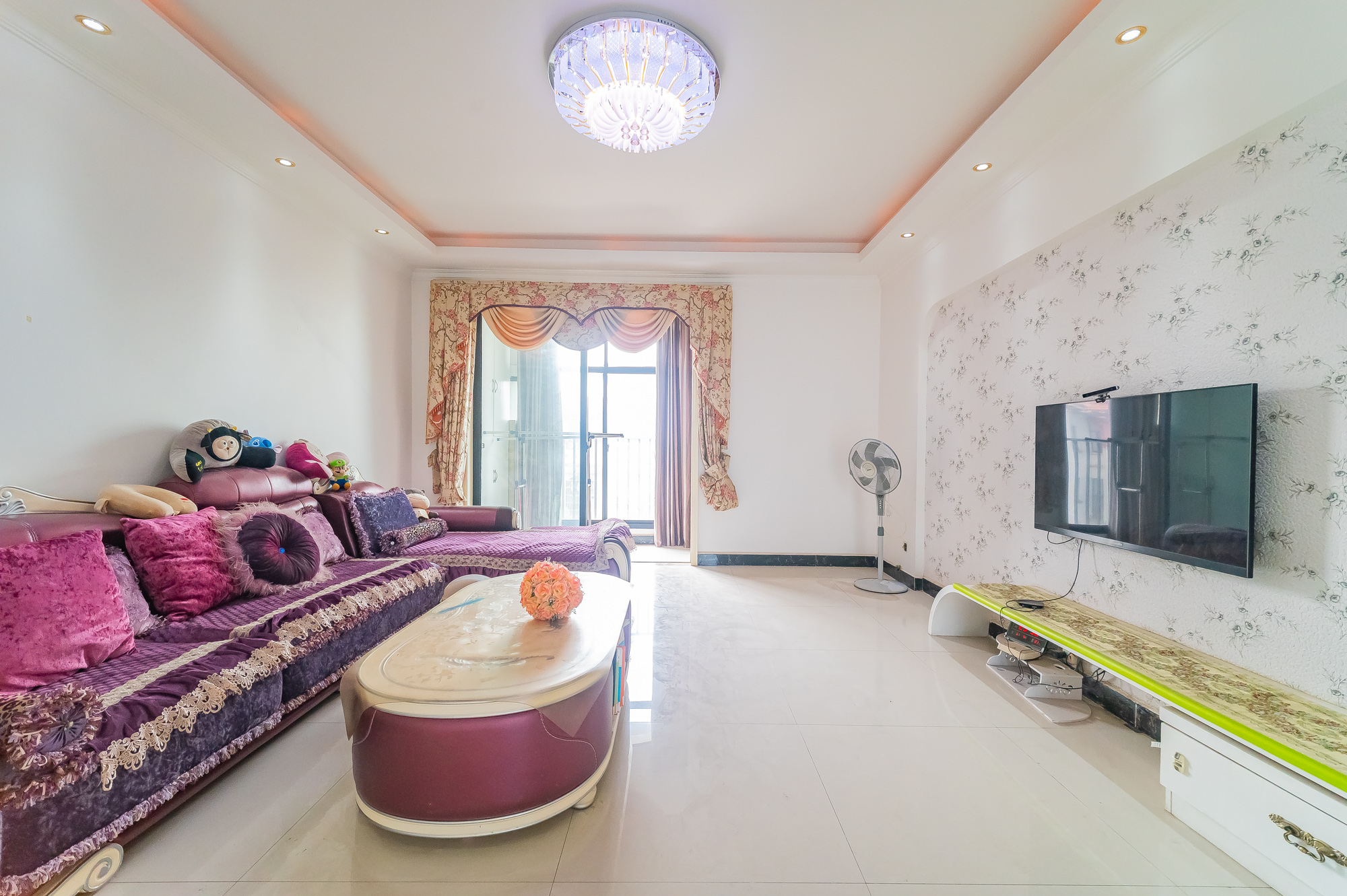 鹏基诺亚山林 3室2厅2卫 65.8万 鹏基诺亚山林 3室2厅2卫 65.8万客厅