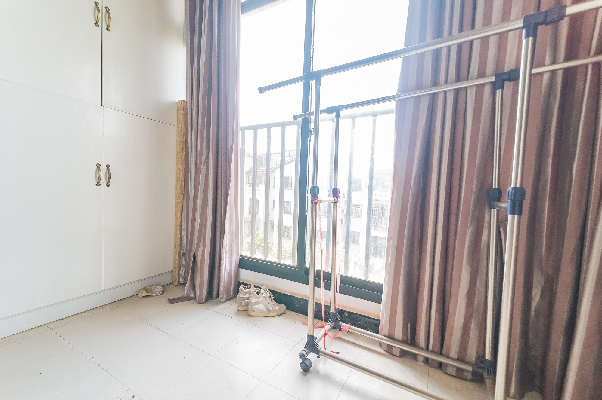 鹏基诺亚山林 3室2厅2卫 65.8万 鹏基诺亚山林 3室2厅2卫 65.8万阳台