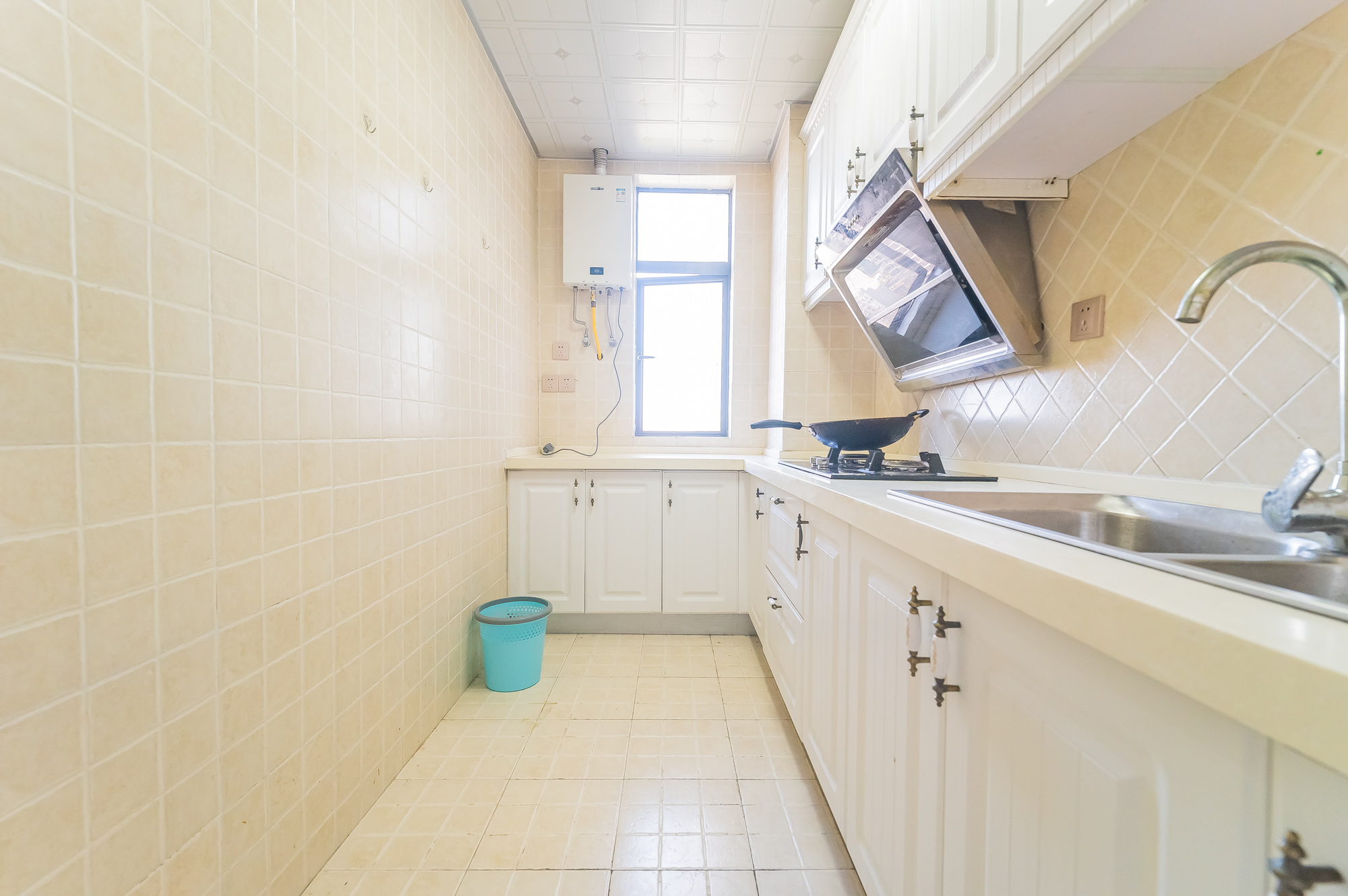 恒基凯旋门一二期  2室1厅1卫    50.0万 恒基凯旋门一二期  2室1厅1卫    50.0万厨房