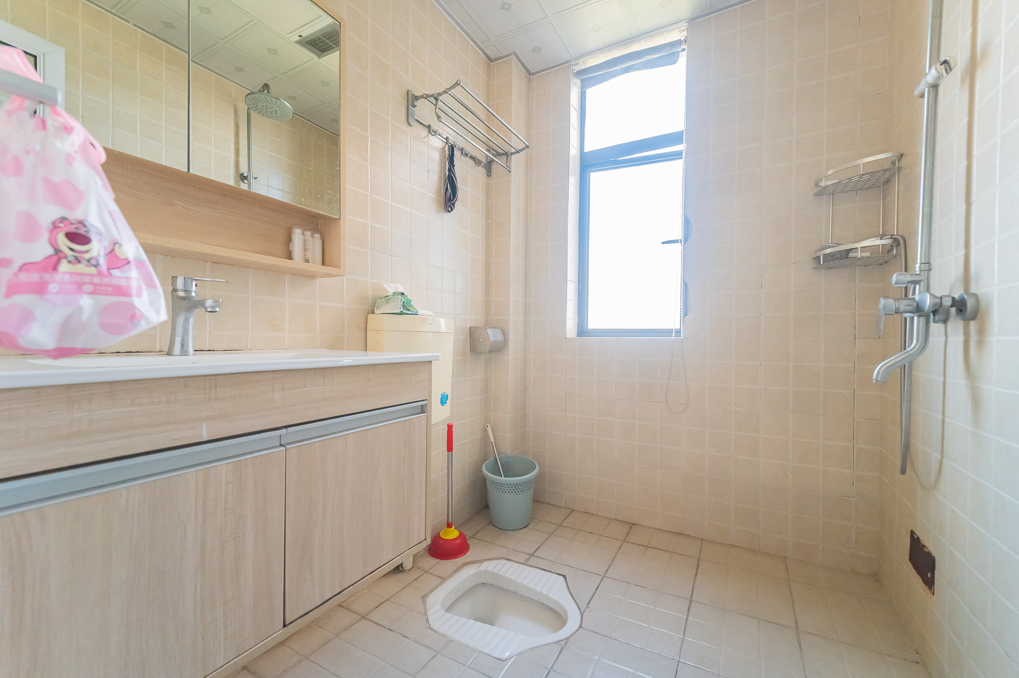 恒基凯旋门一二期  2室1厅1卫    50.0万 恒基凯旋门一二期  2室1厅1卫    50.0万卫生间