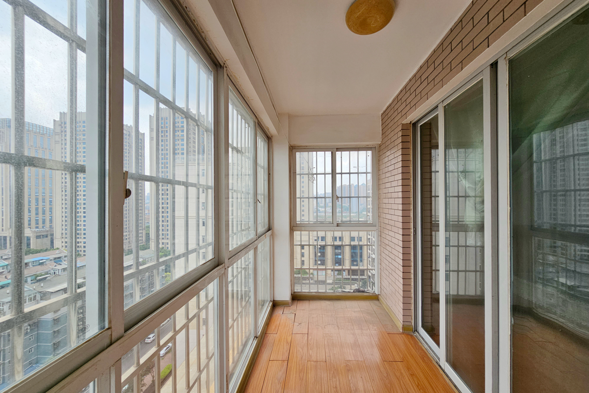 金龙苑  2室2厅1卫    80.0万 金龙苑  2室2厅1卫    80.0万阳台