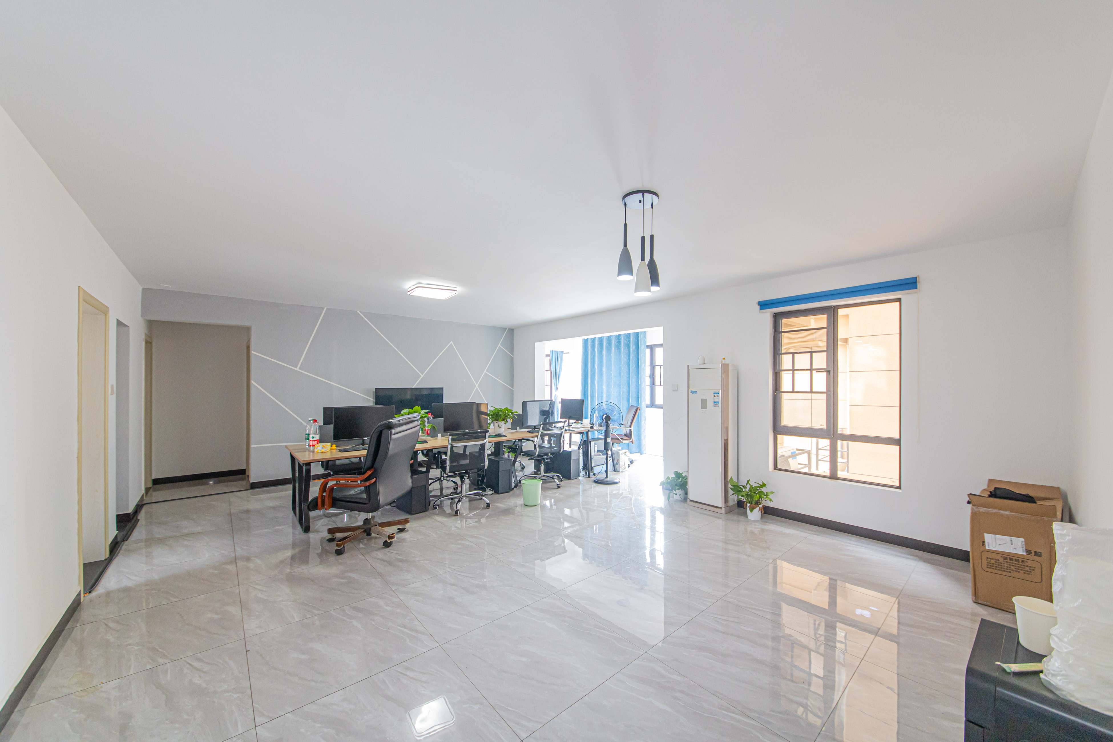 鑫远悦城(鑫远悦时代) 4室2厅2卫 130.0万 鑫远悦城(鑫远悦时代) 4室2厅2卫 130.0万客厅