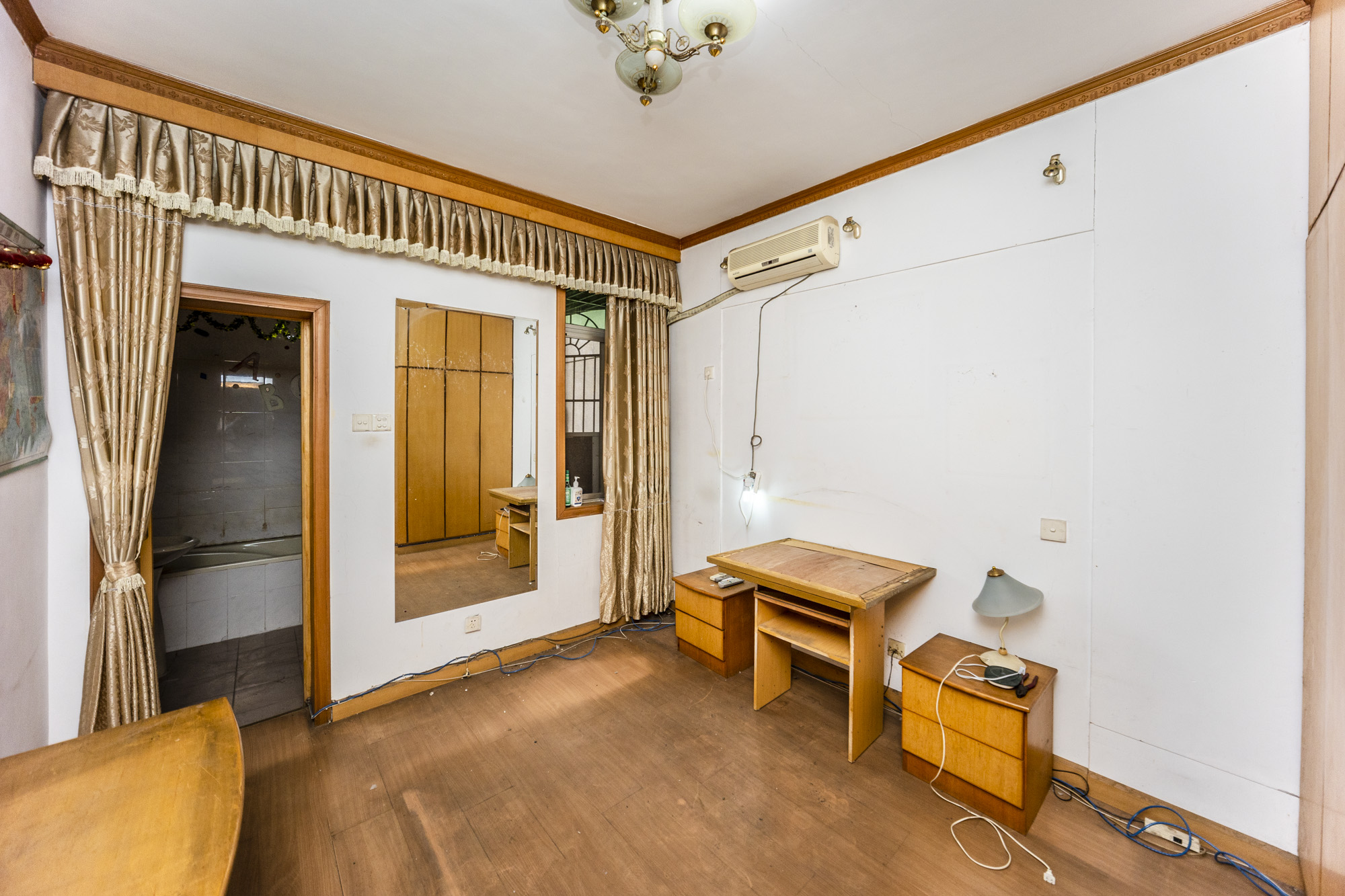 公安分局宿舍  2室2厅2卫   67.00万卧室