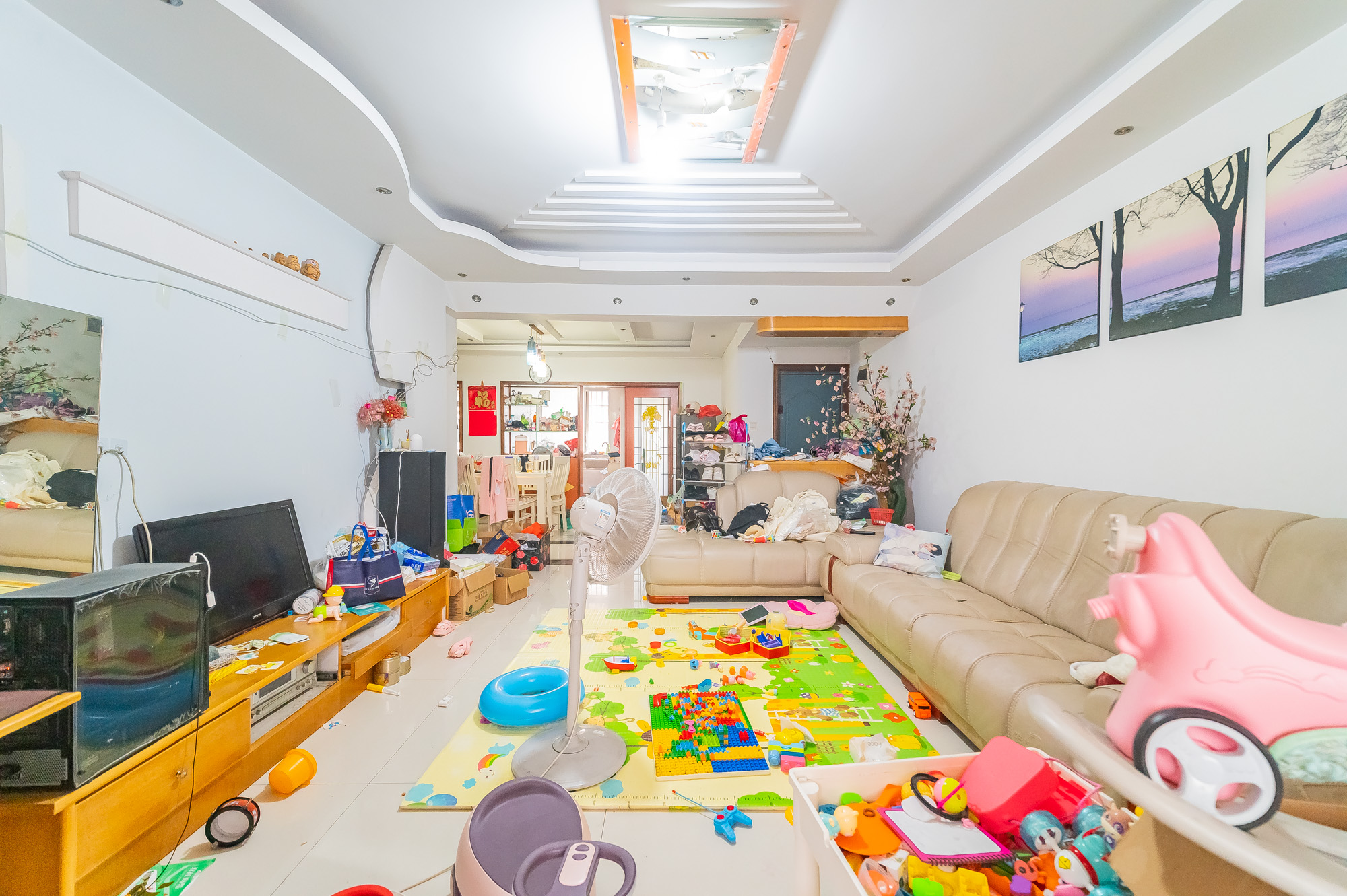 星邮小区  3室2厅2卫    66.0万客厅