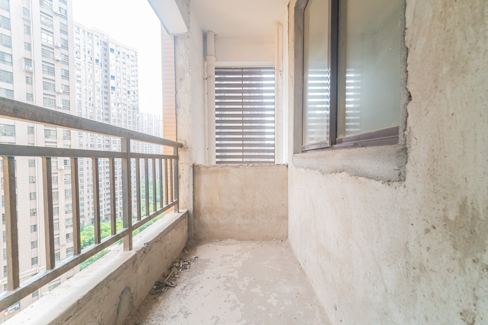 东方航标  3室2厅1卫    70.0万 东方航标  3室2厅1卫    70.0万阳台