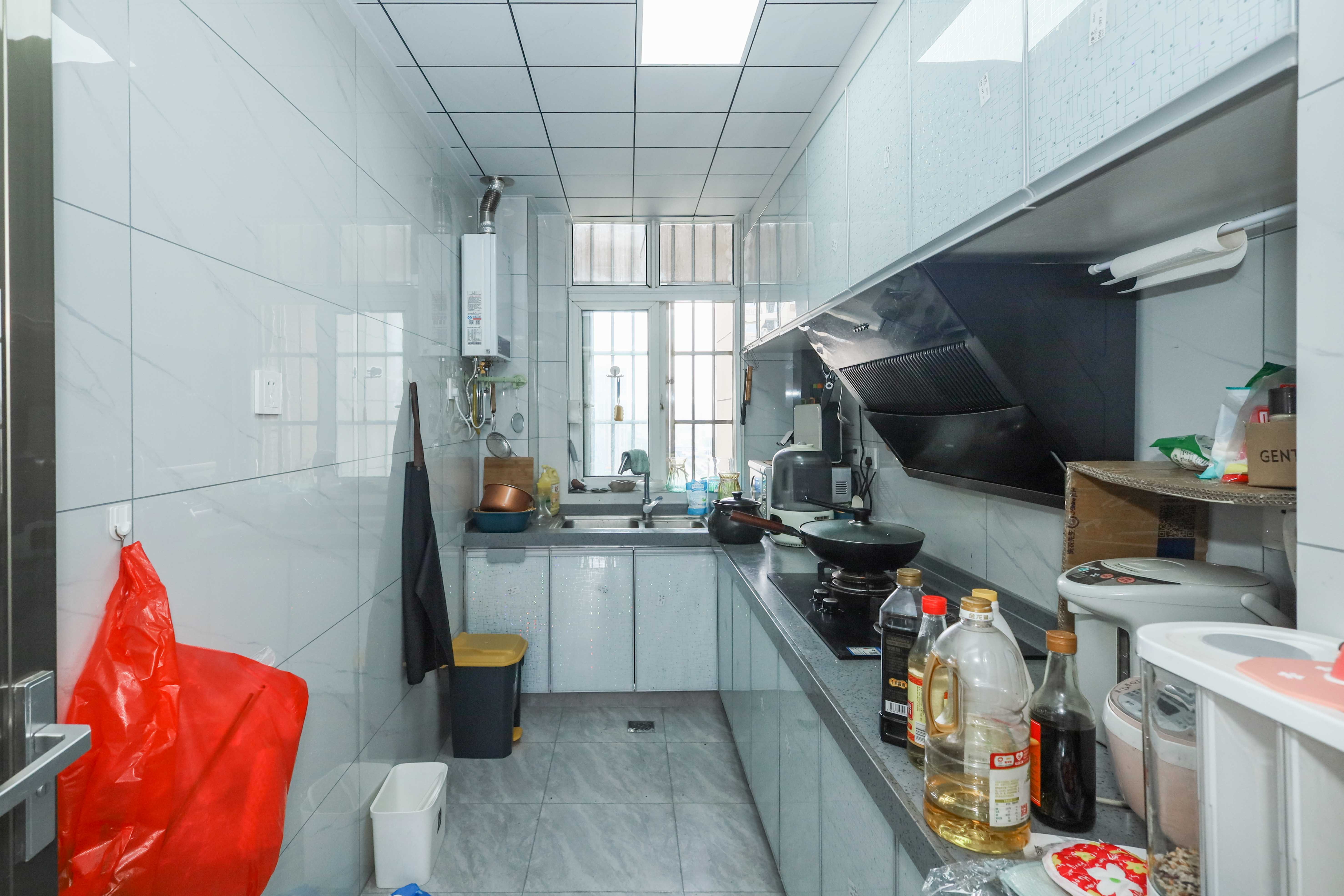 洋湖景园  3室2厅1卫    97.5万厨房