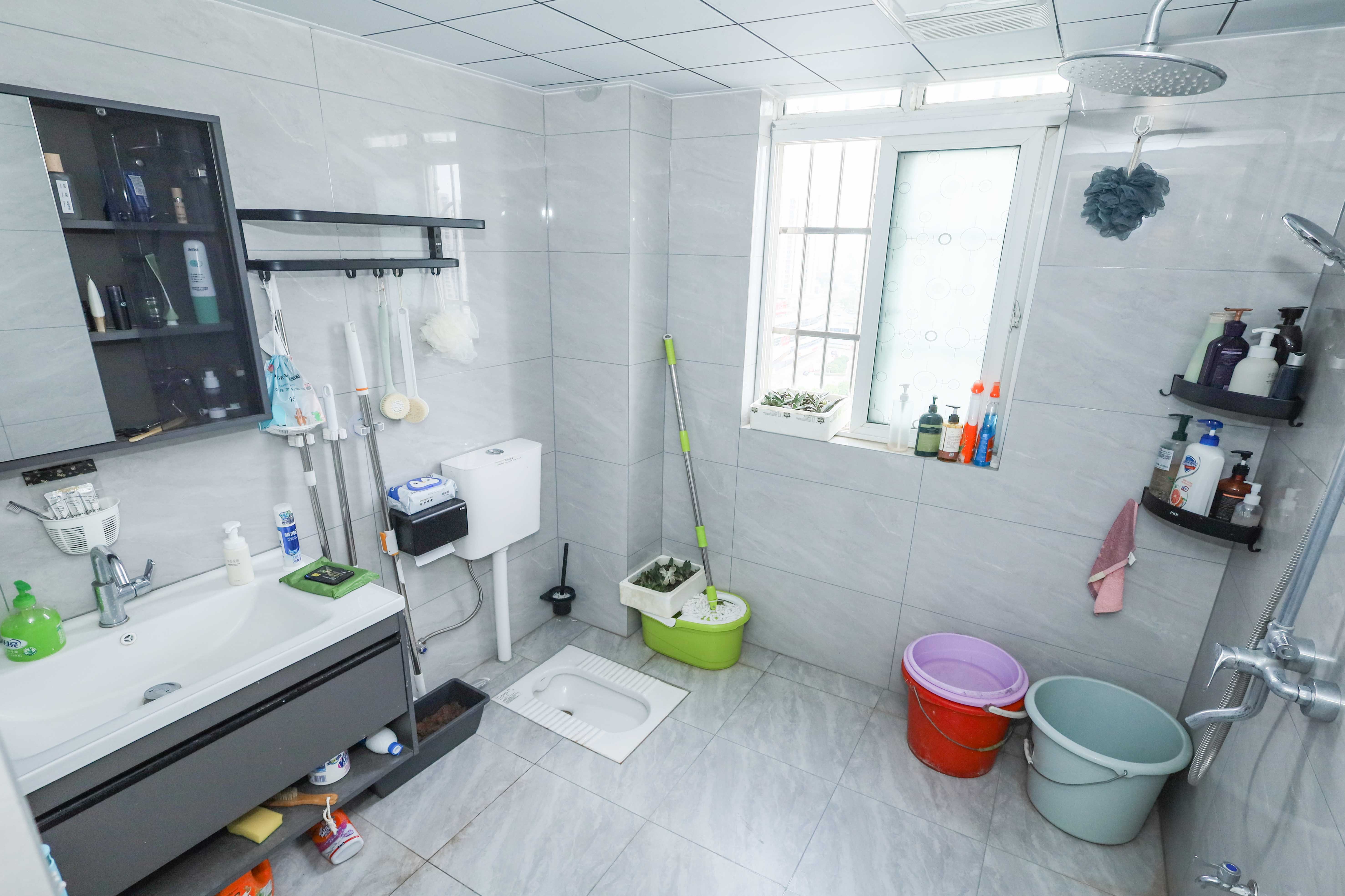 洋湖景园  3室2厅1卫    97.5万卫生间