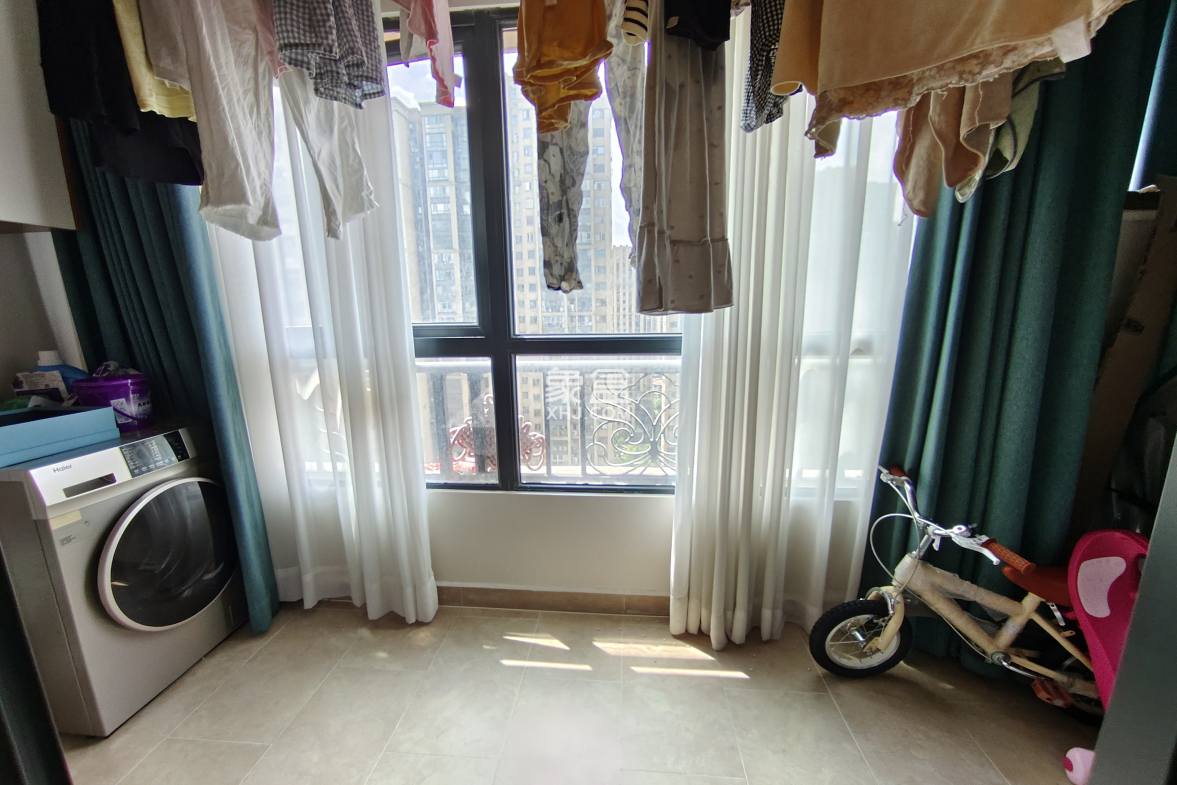 恒大华府  3室2厅1卫    88.0万 恒大华府  3室2厅1卫    88.0万室内图