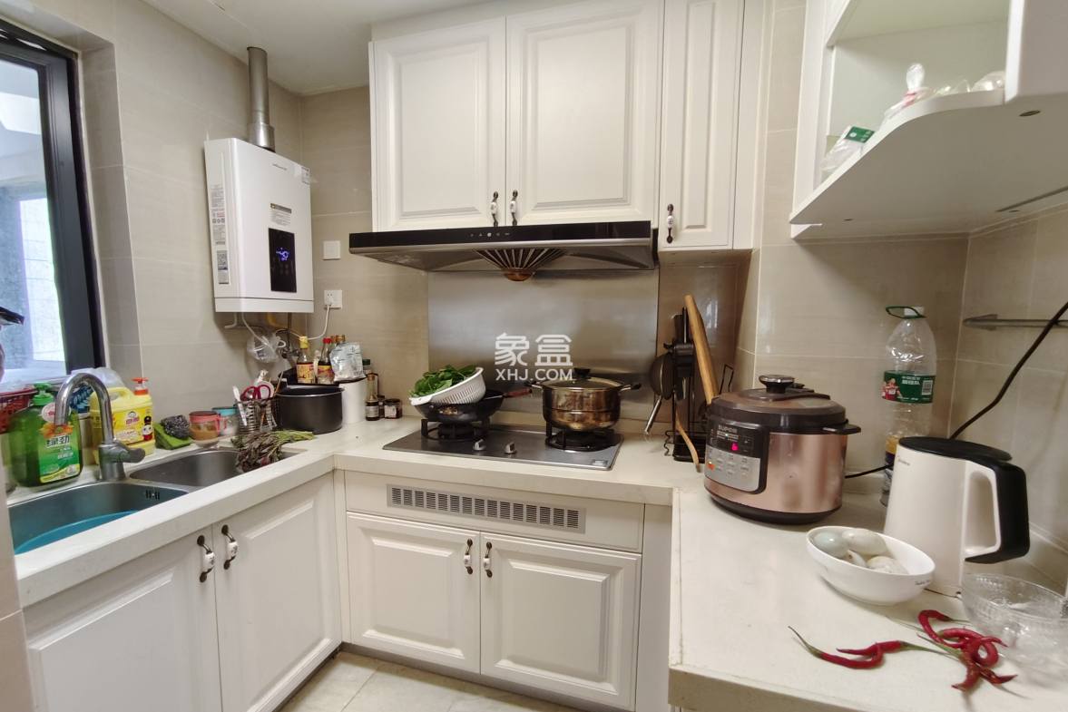 恒大华府  3室2厅1卫    88.0万 恒大华府  3室2厅1卫    88.0万室内图