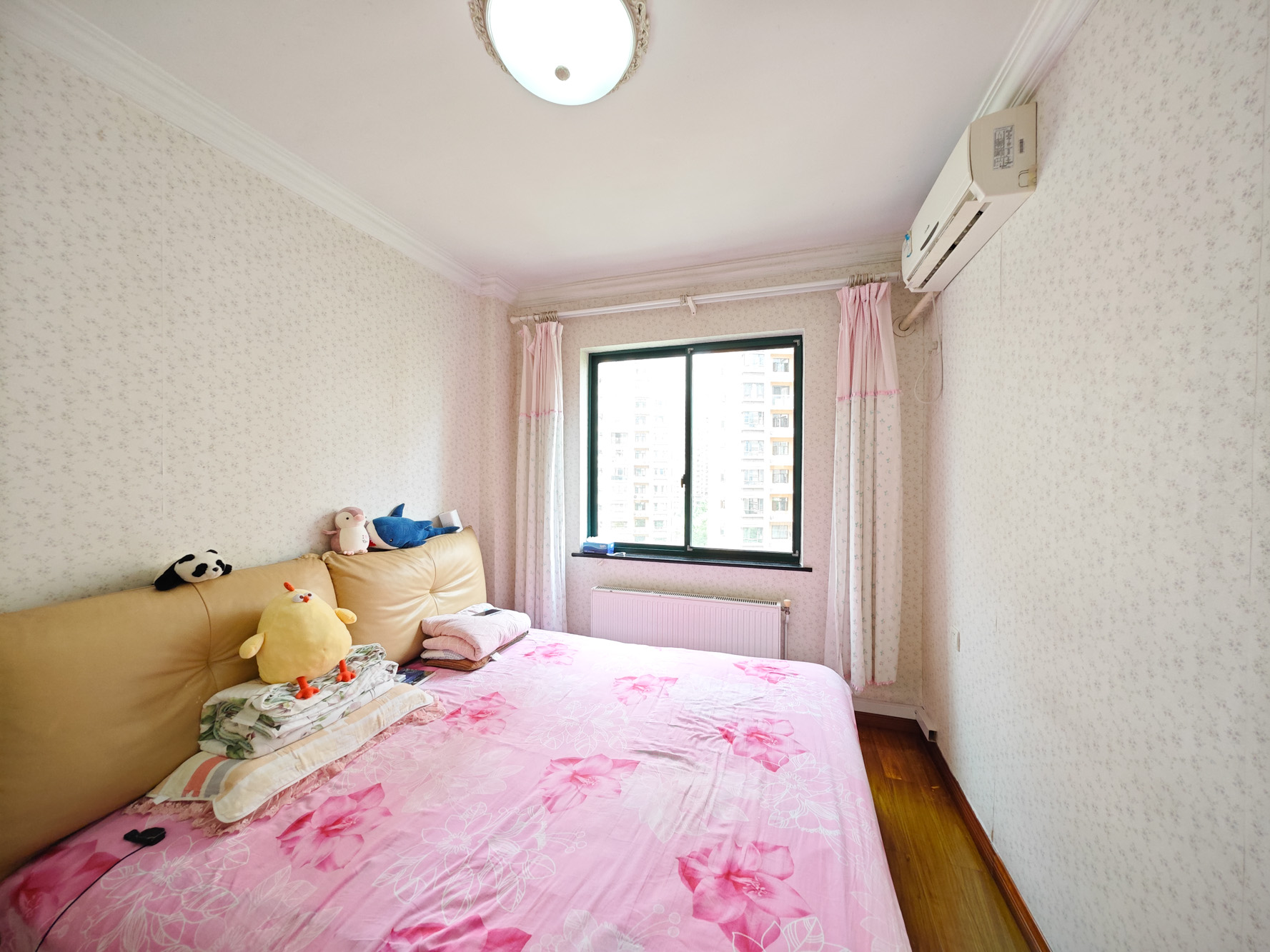 华盛世纪新城  4室2厅2卫    110.0万 华盛世纪新城  4室2厅2卫    110.0万卧室