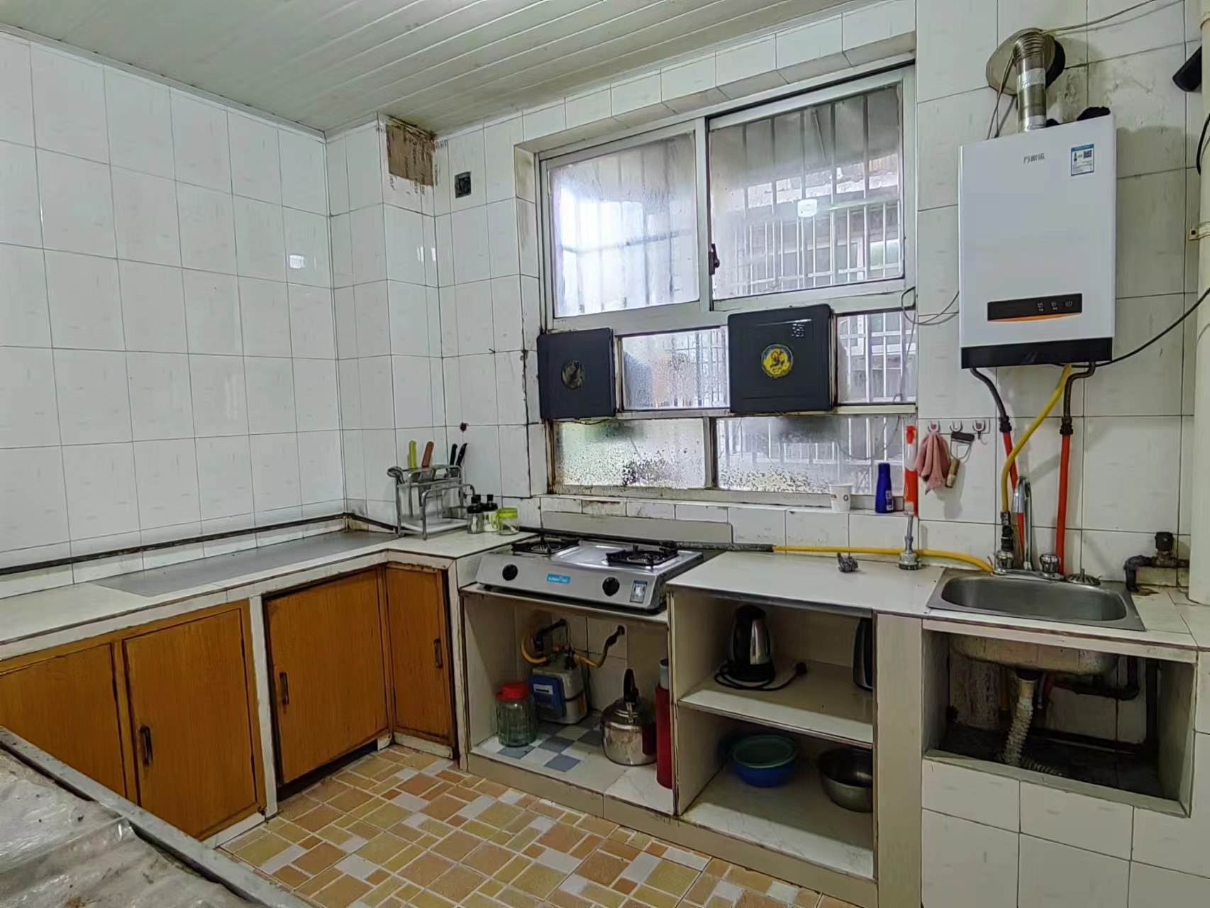 长塘新村 3室2厅2卫 32.0万 长塘新村 3室2厅2卫 32.0万客厅