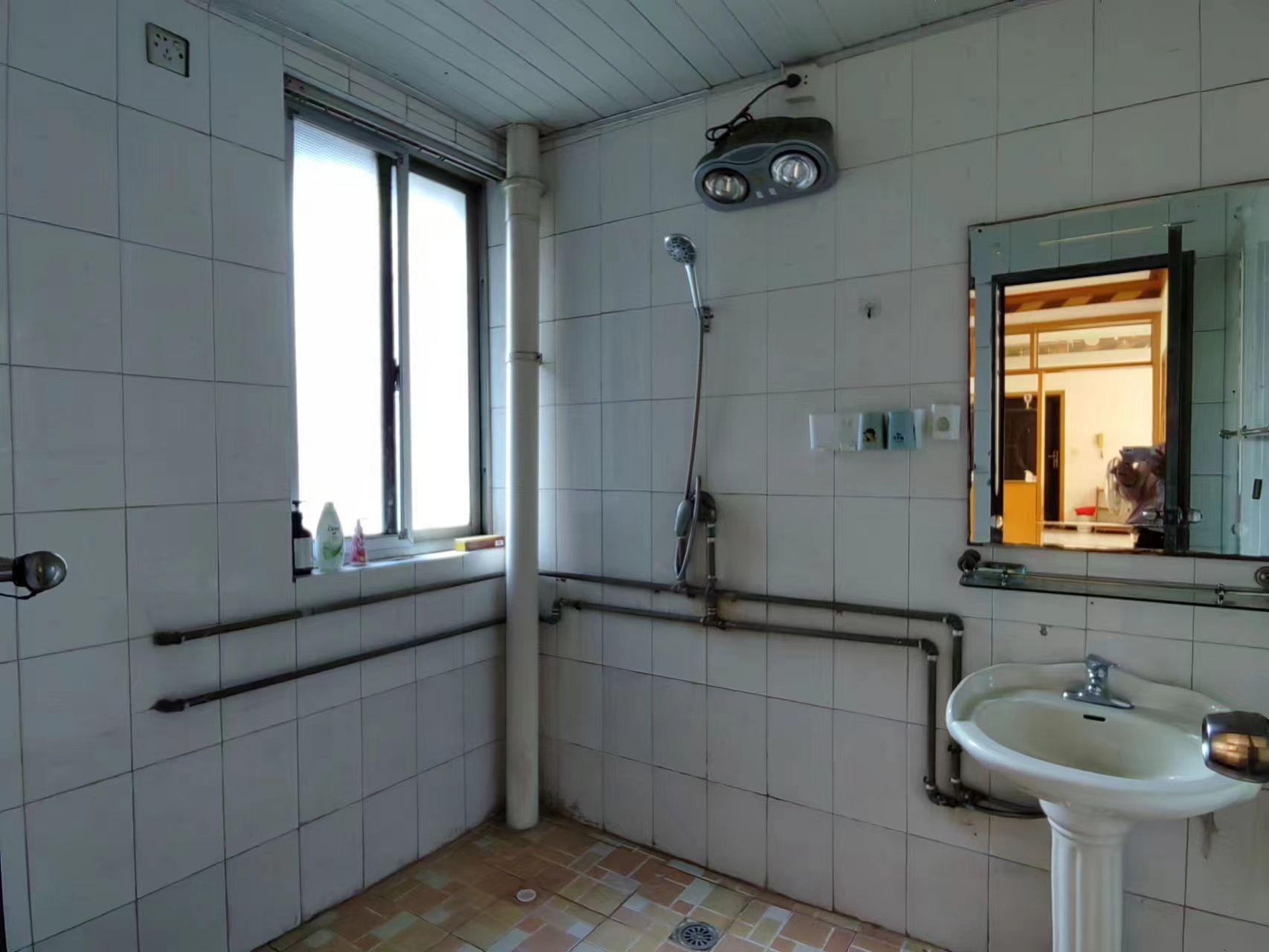 长塘新村 3室2厅2卫 32.0万 长塘新村 3室2厅2卫 32.0万客厅