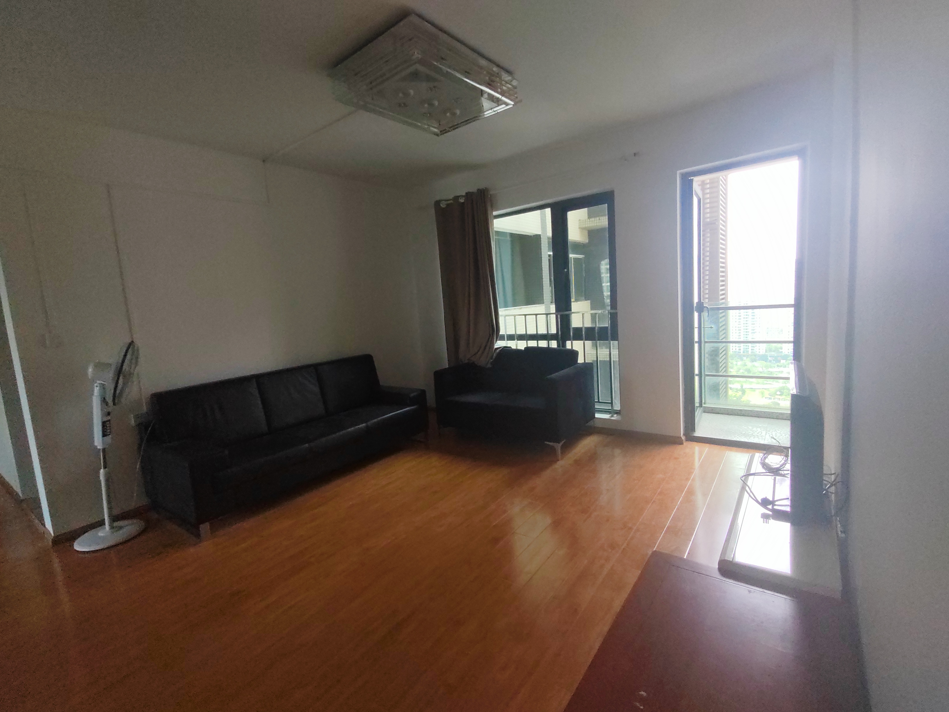 中天会展城B区  3室2厅2卫   3400.00元/月户型图