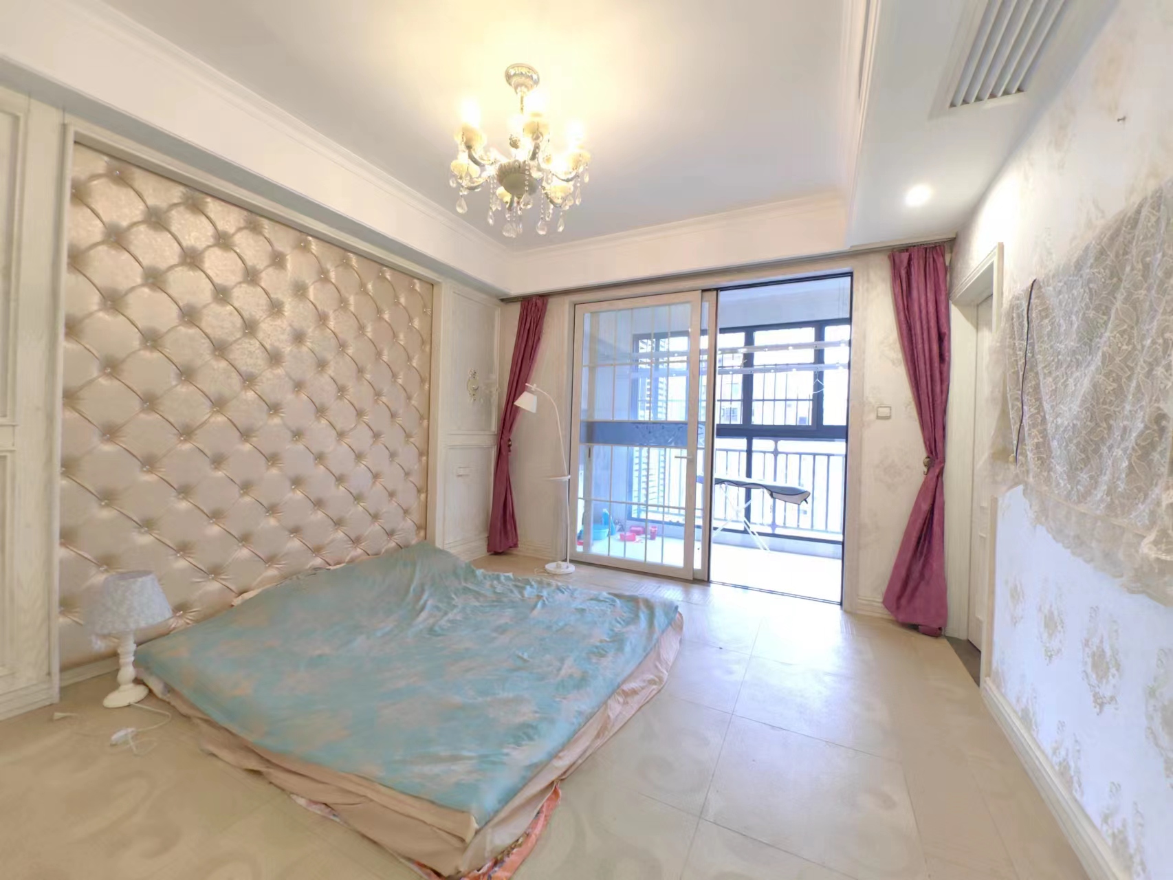 山水文园 5室2厅3卫 180.0万 山水文园 5室2厅3卫 180.0万室内图