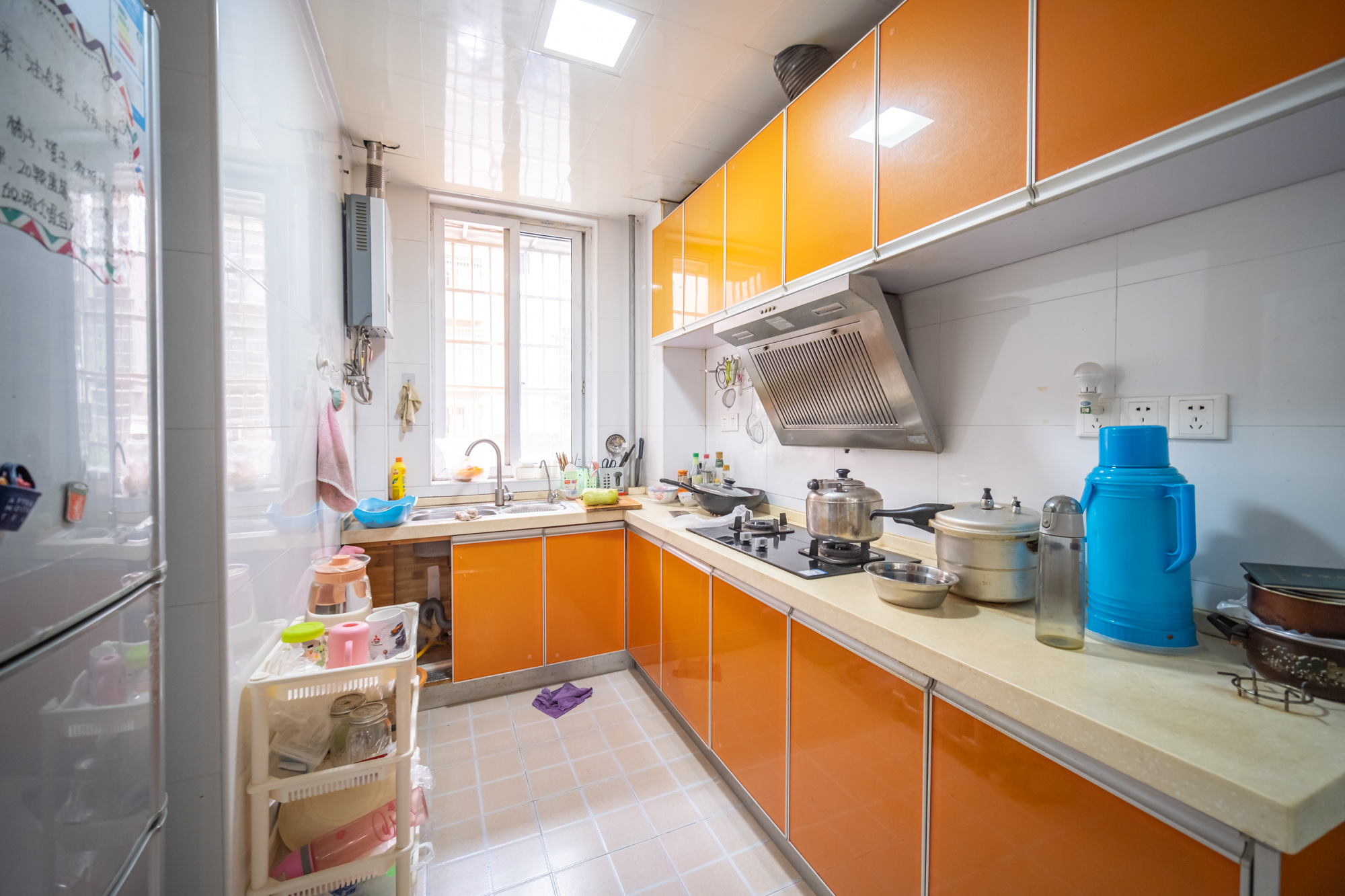 长丰星城 3室2厅1卫 55.0万 长丰星城 3室2厅1卫 55.0万厨房