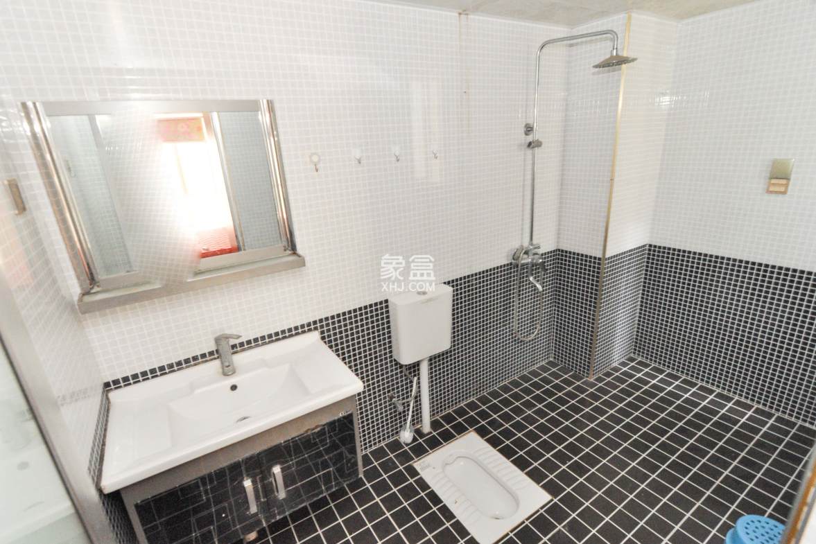 中房F联邦  2室2厅2卫    60.0万 中房F联邦  2室2厅2卫    60.0万卫生间