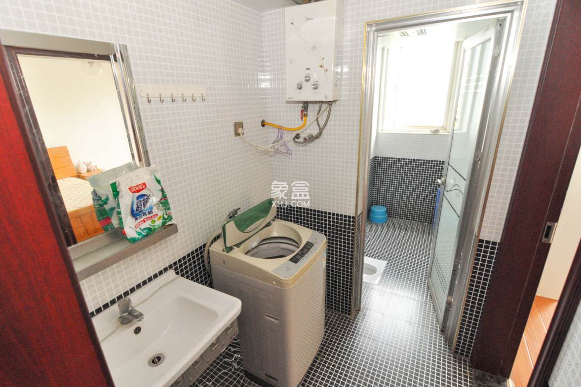 中房F联邦  2室2厅2卫    60.0万 中房F联邦  2室2厅2卫    60.0万卫生间