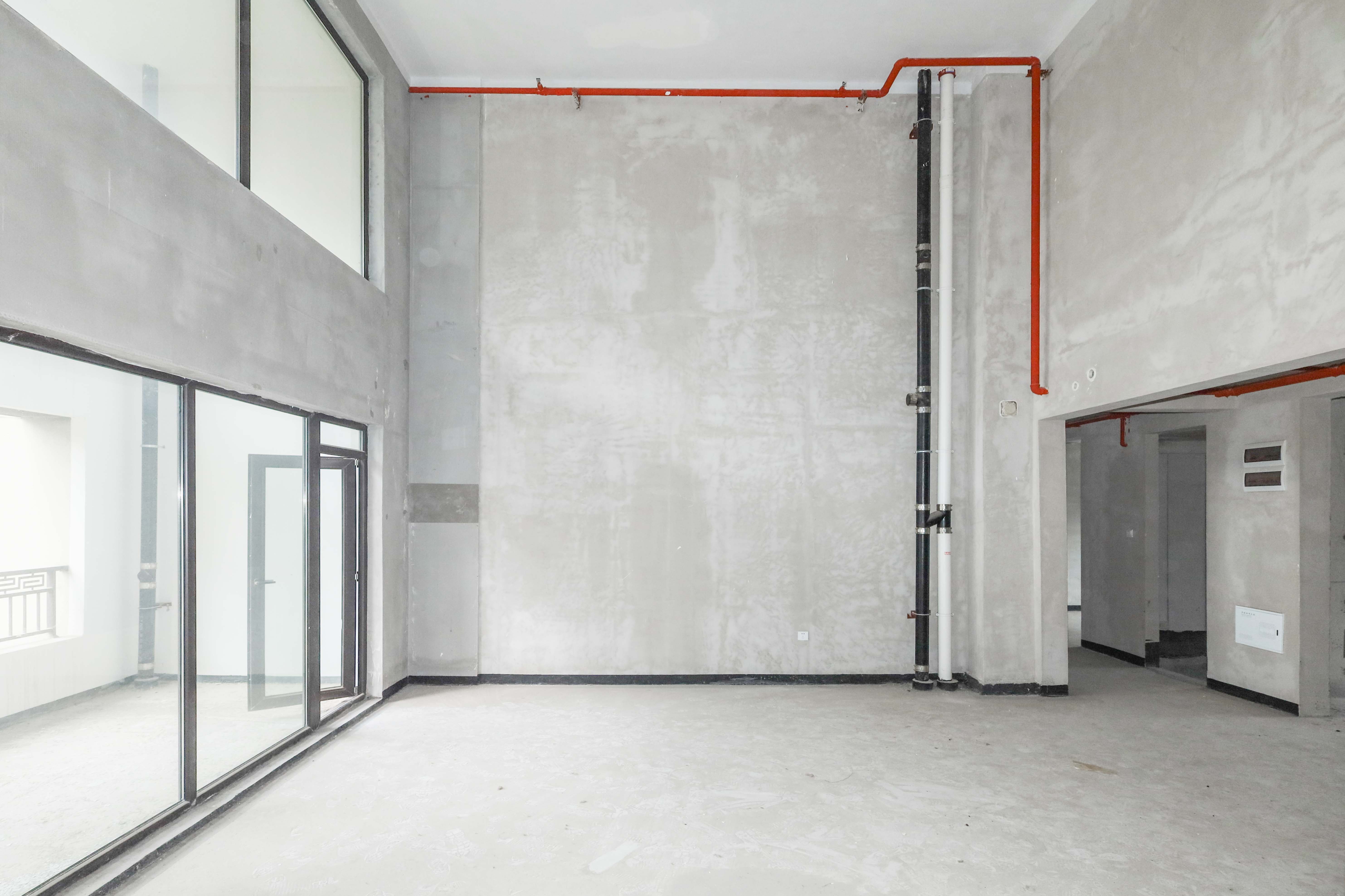 建發(fā)央著  4室2廳2衛(wèi)    320.0萬客廳
