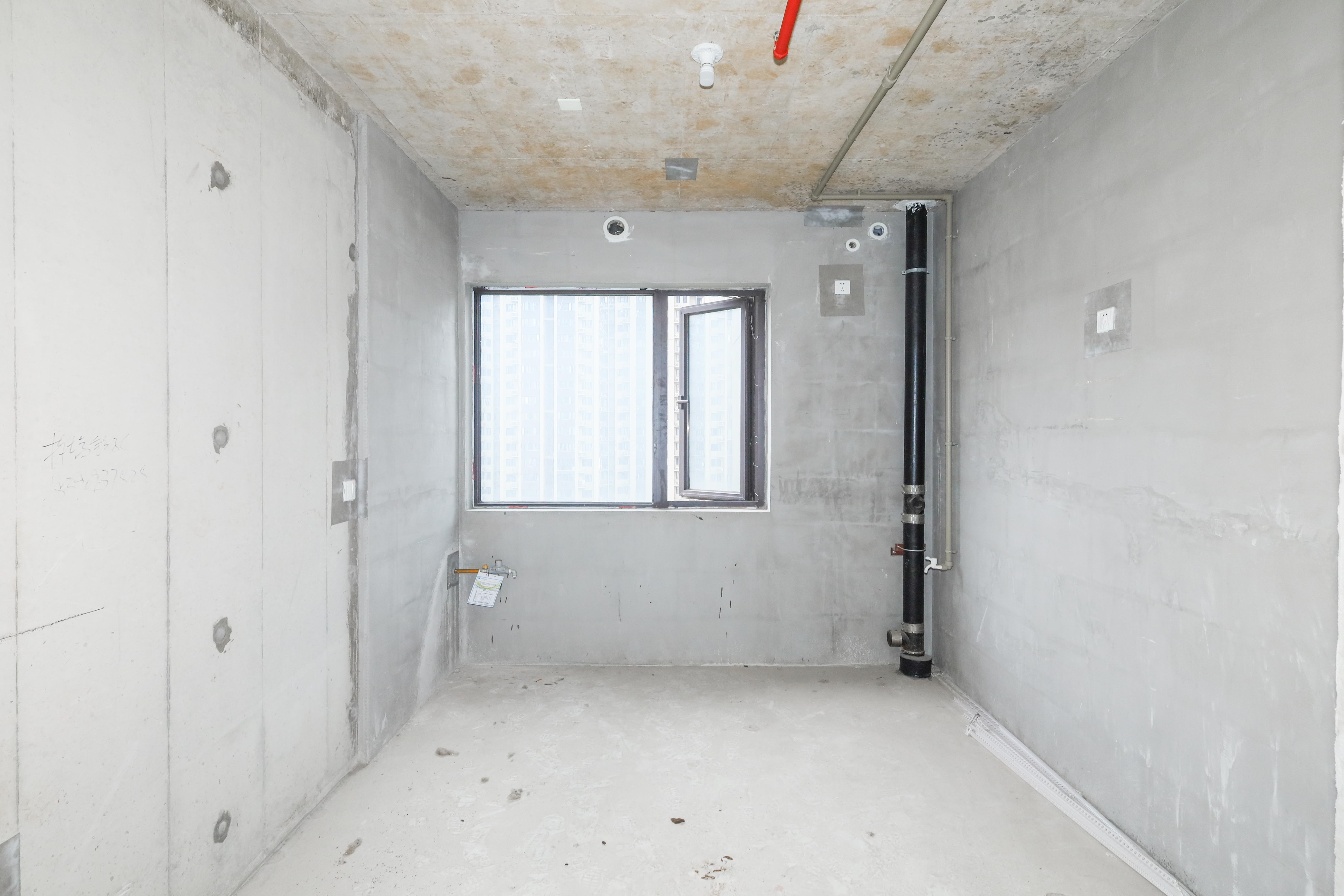 建發(fā)央著  4室2廳2衛(wèi)    320.0萬廚房