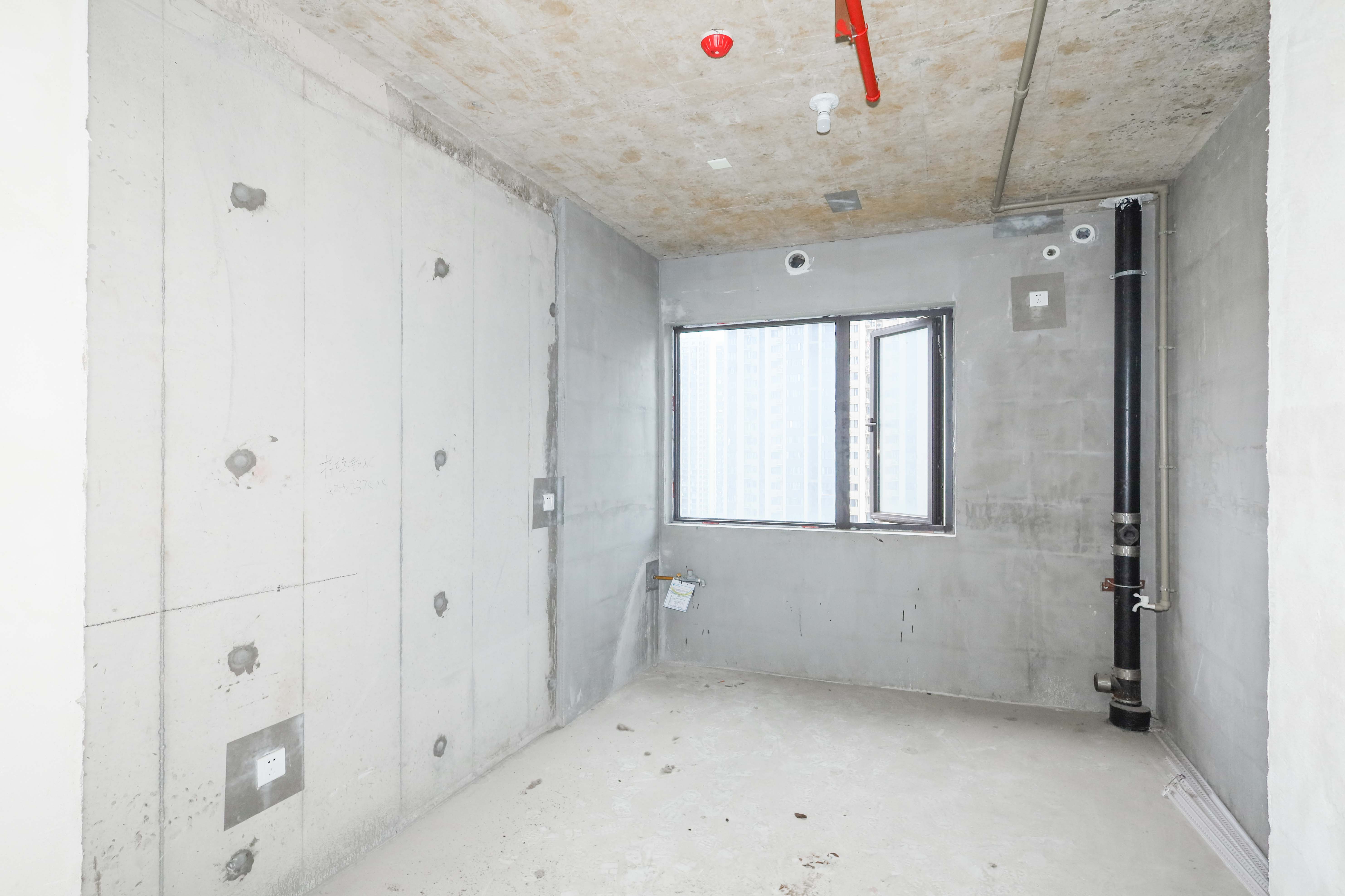 建發(fā)央著  4室2廳2衛(wèi)    320.0萬廚房