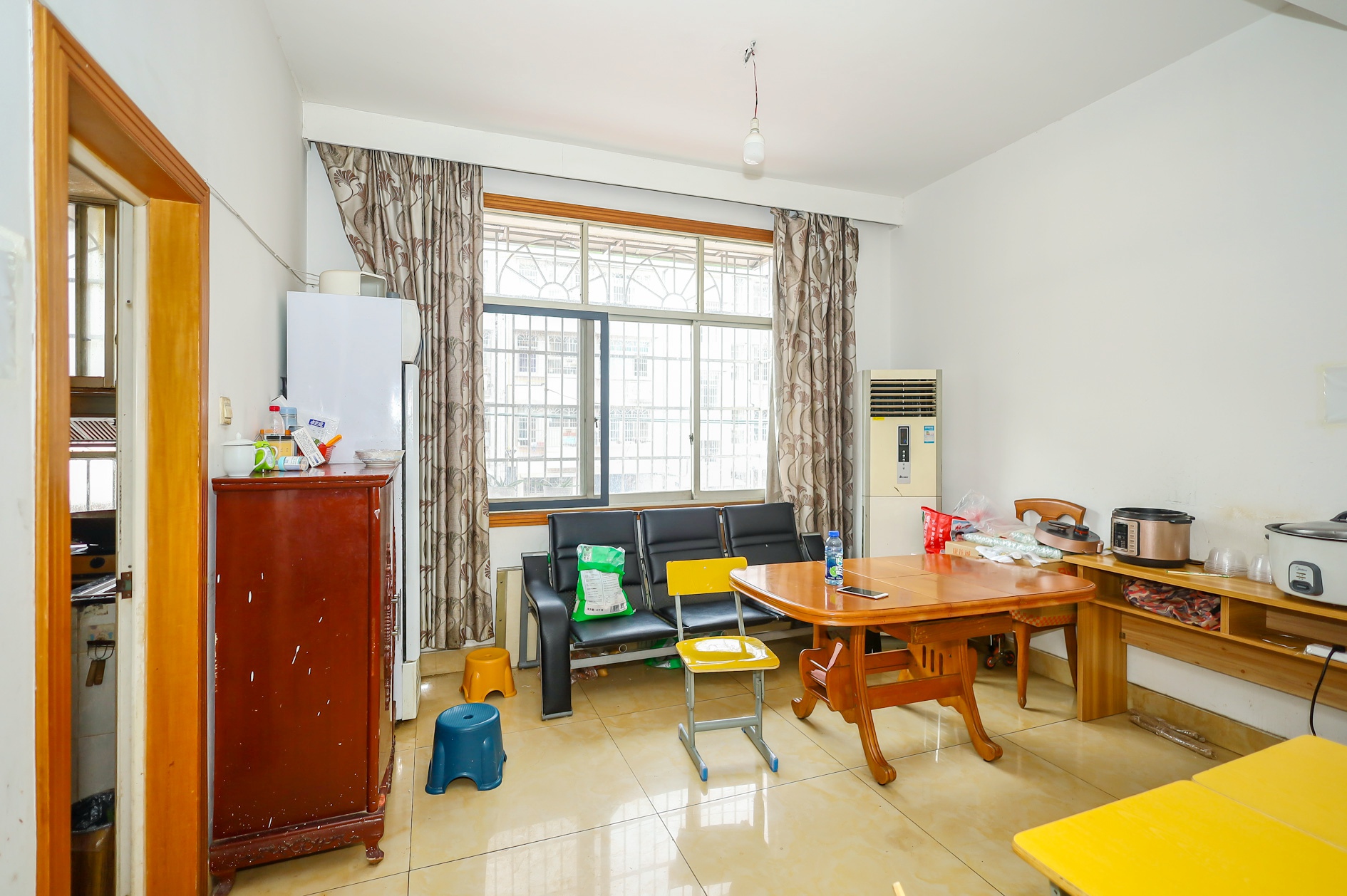 聚鑫大厦 3室2厅1卫 48.88万 聚鑫大厦 3室2厅1卫 48.88万客厅