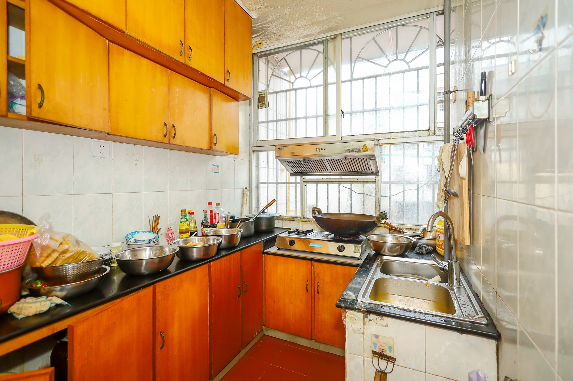 聚鑫大厦 3室2厅1卫 48.88万 聚鑫大厦 3室2厅1卫 48.88万厨房