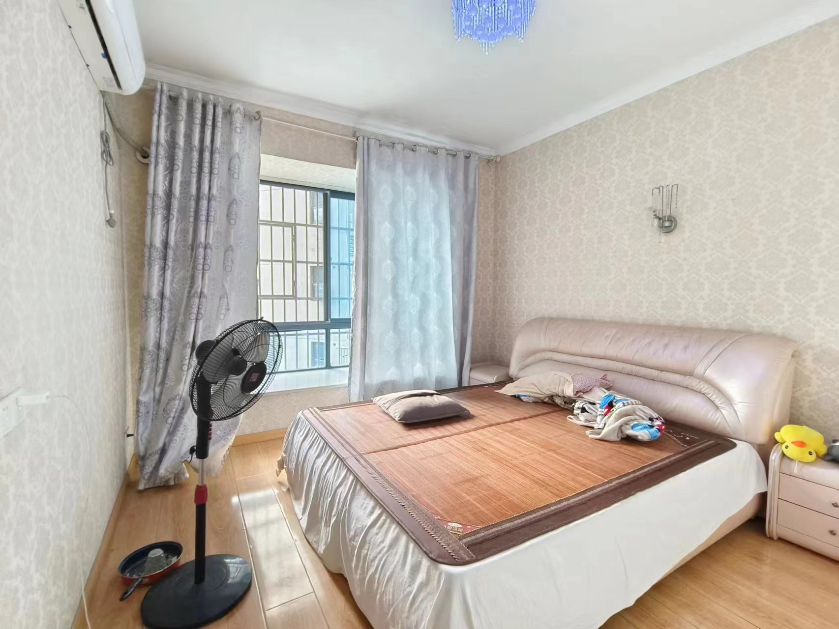 圣华名城建设北路110号 4室2厅2卫 52.0万 圣华名城建设北路110号 4室2厅2卫 52.0万室内图