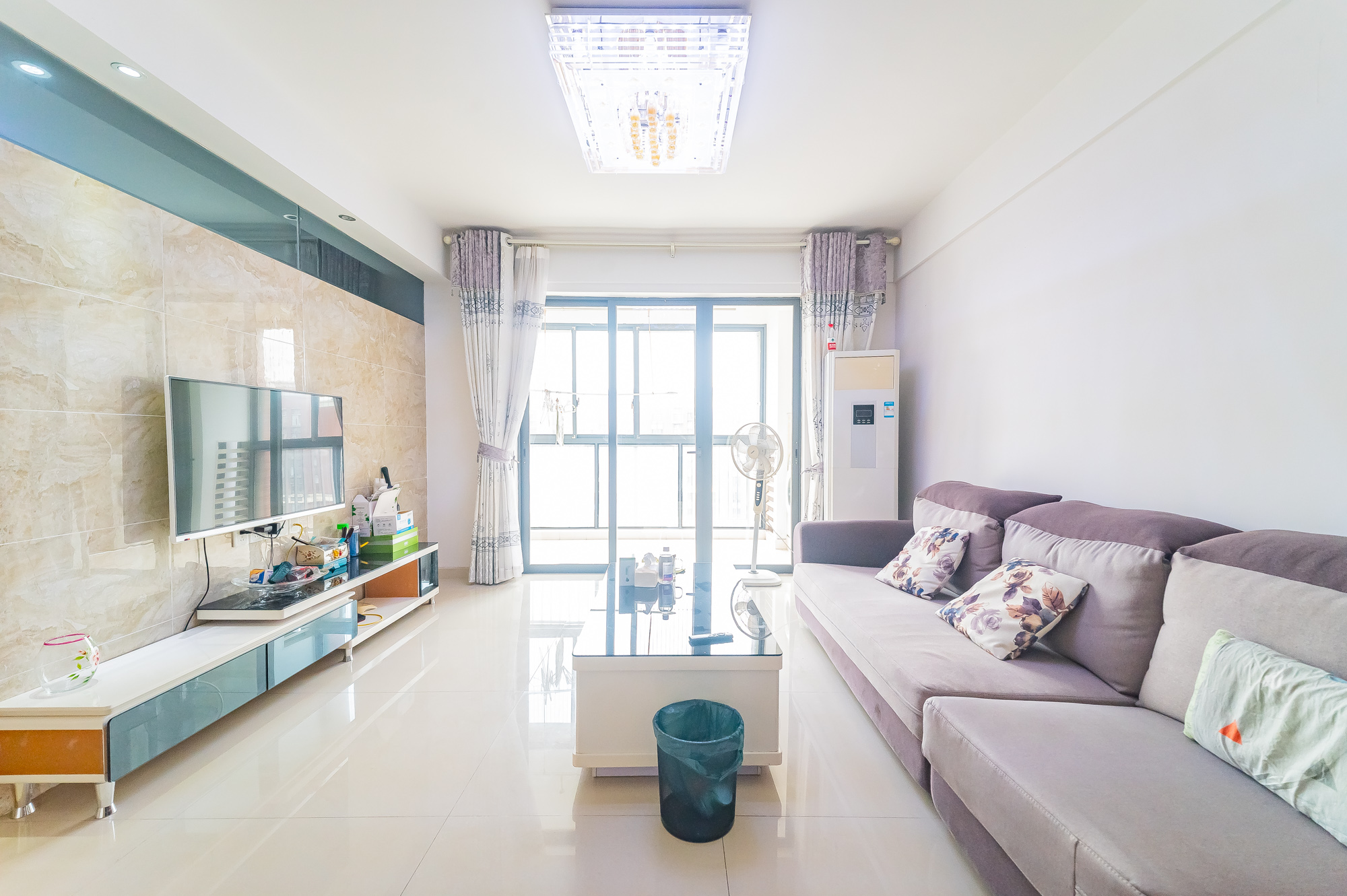 华润凤凰城二期 3室2厅1卫 78.8万 华润凤凰城二期 3室2厅1卫 78.8万客厅