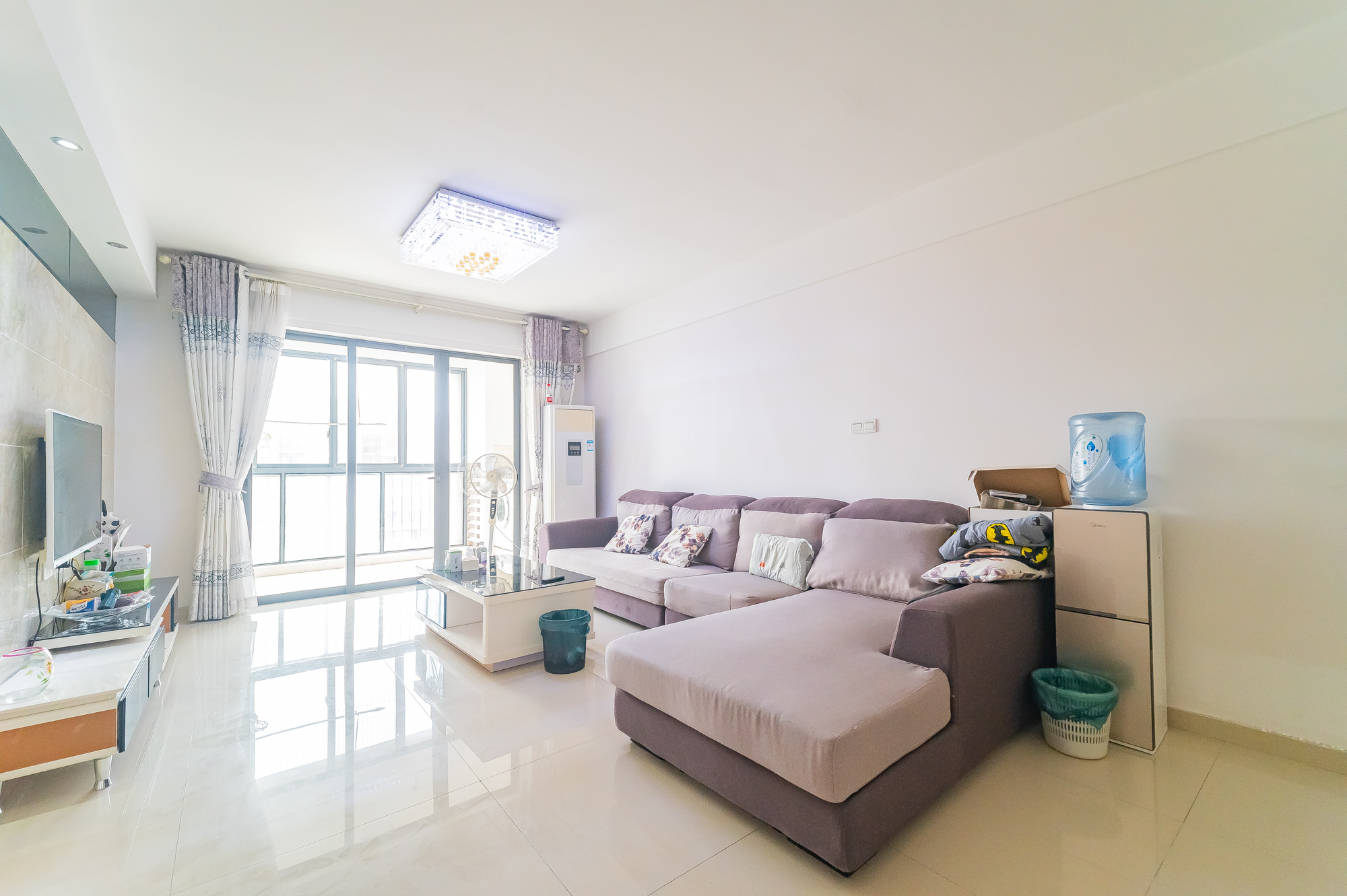 华润凤凰城二期 3室2厅1卫 78.8万 华润凤凰城二期 3室2厅1卫 78.8万客厅