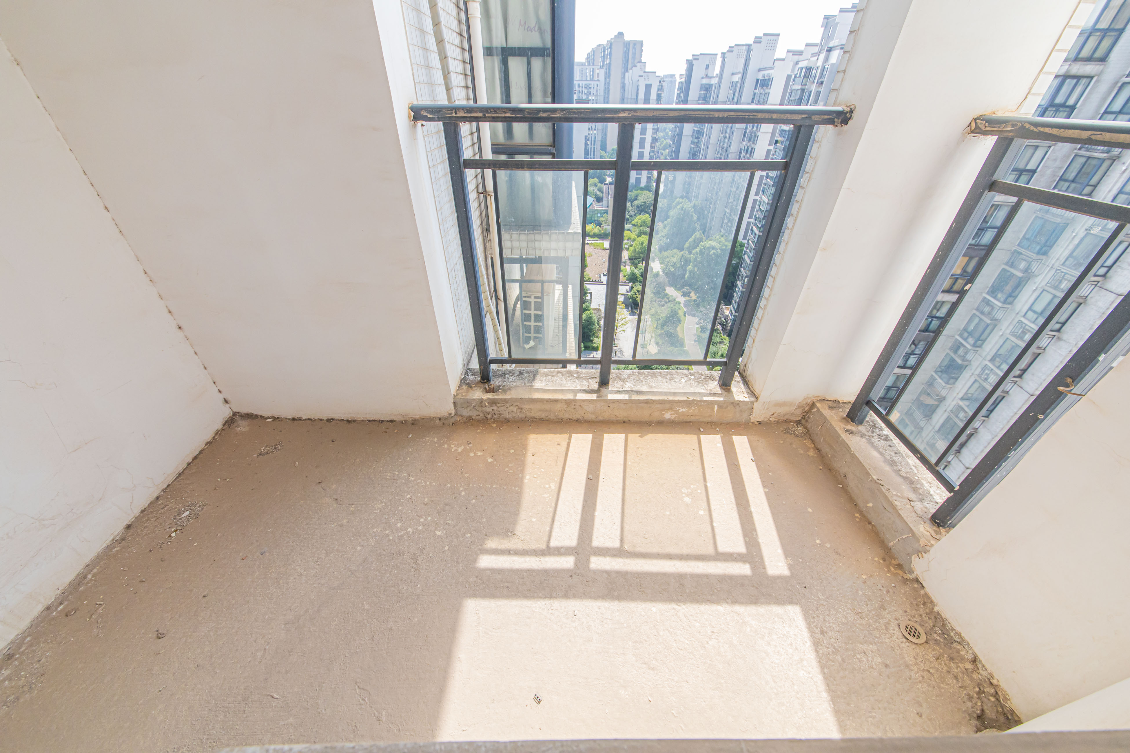 钱隆学府一、二期  3室2厅2卫    115.0万 钱隆学府一、二期  3室2厅2卫    115.0万厨房