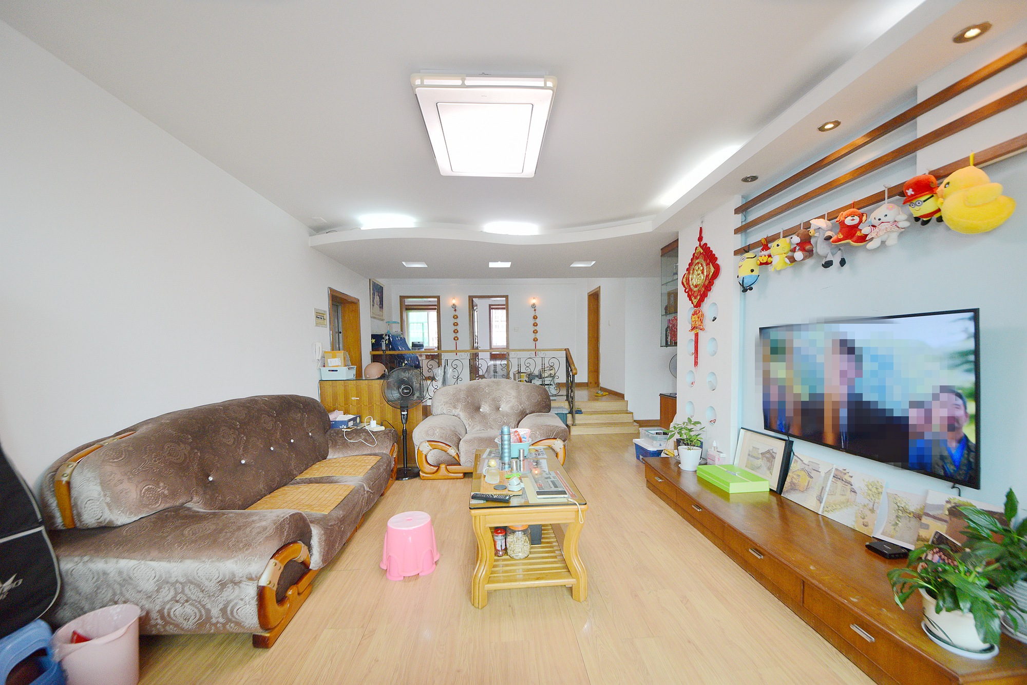 香巴圣地  3室2厅2卫   125.00万