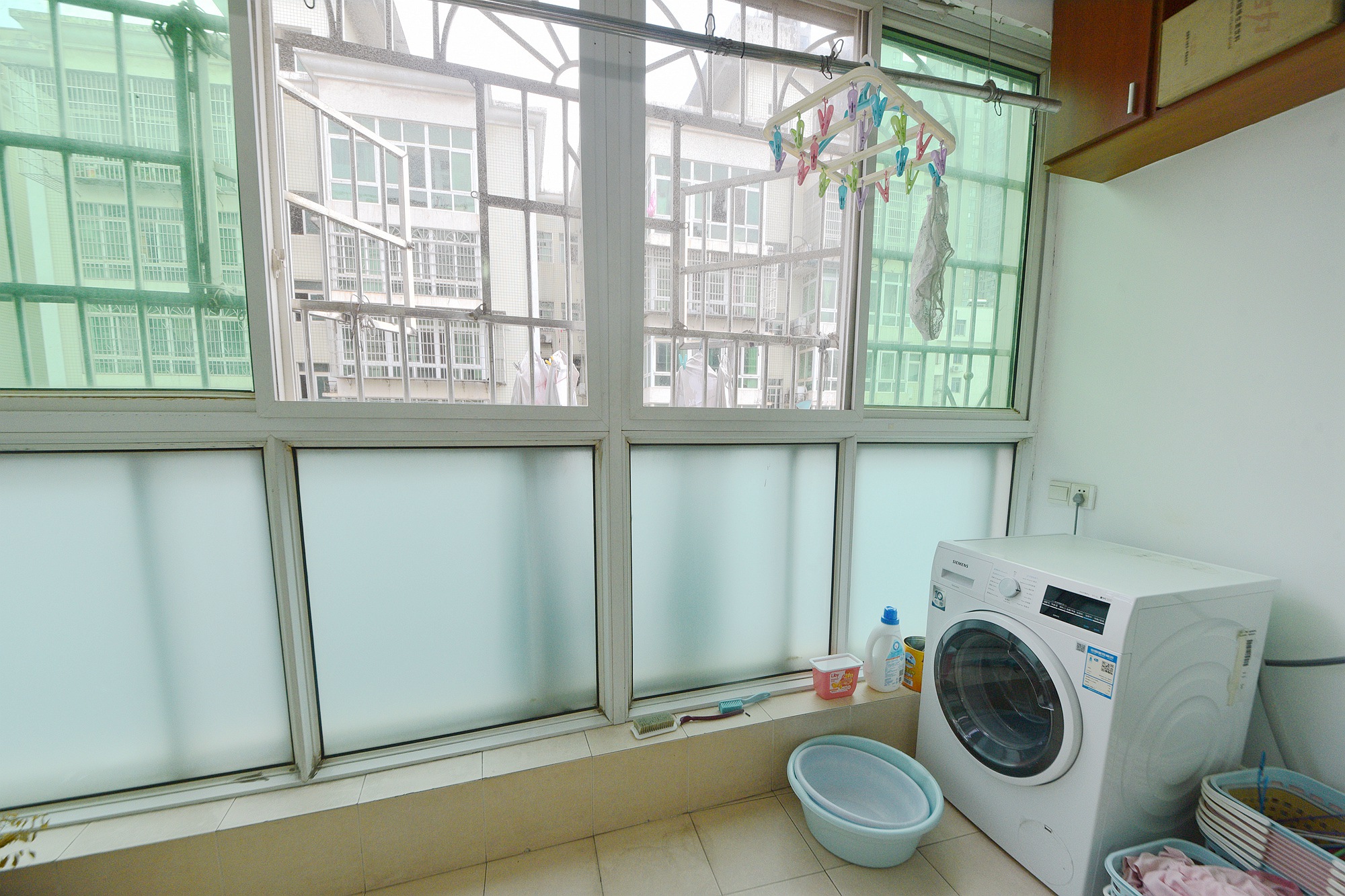 香巴圣地  3室2厅2卫   125.00万阳台