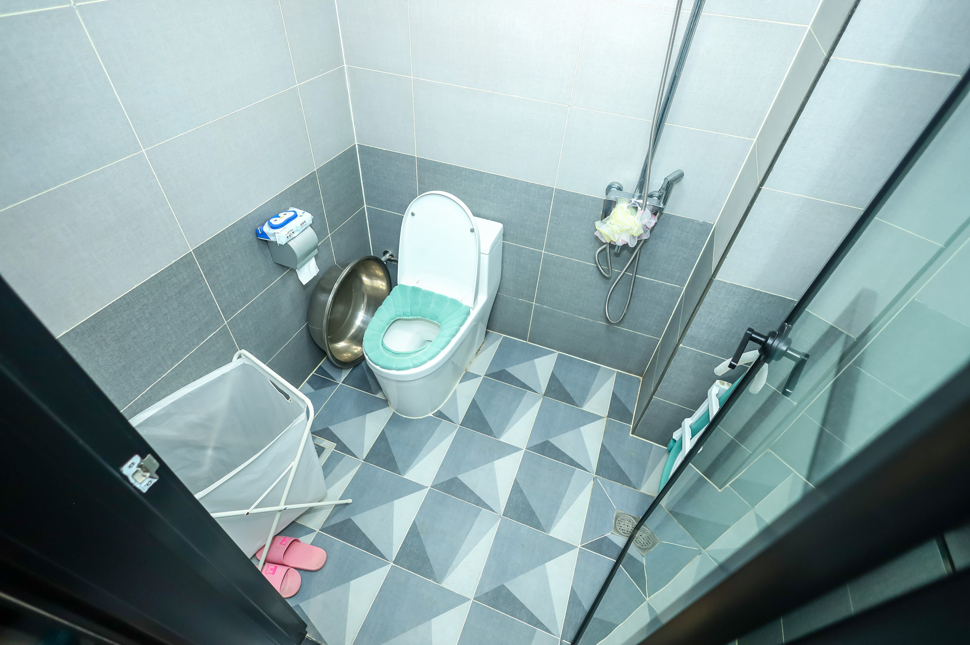 新长海广场 3室2厅2卫 88.0万 新长海广场 3室2厅2卫 88.0万卫生间