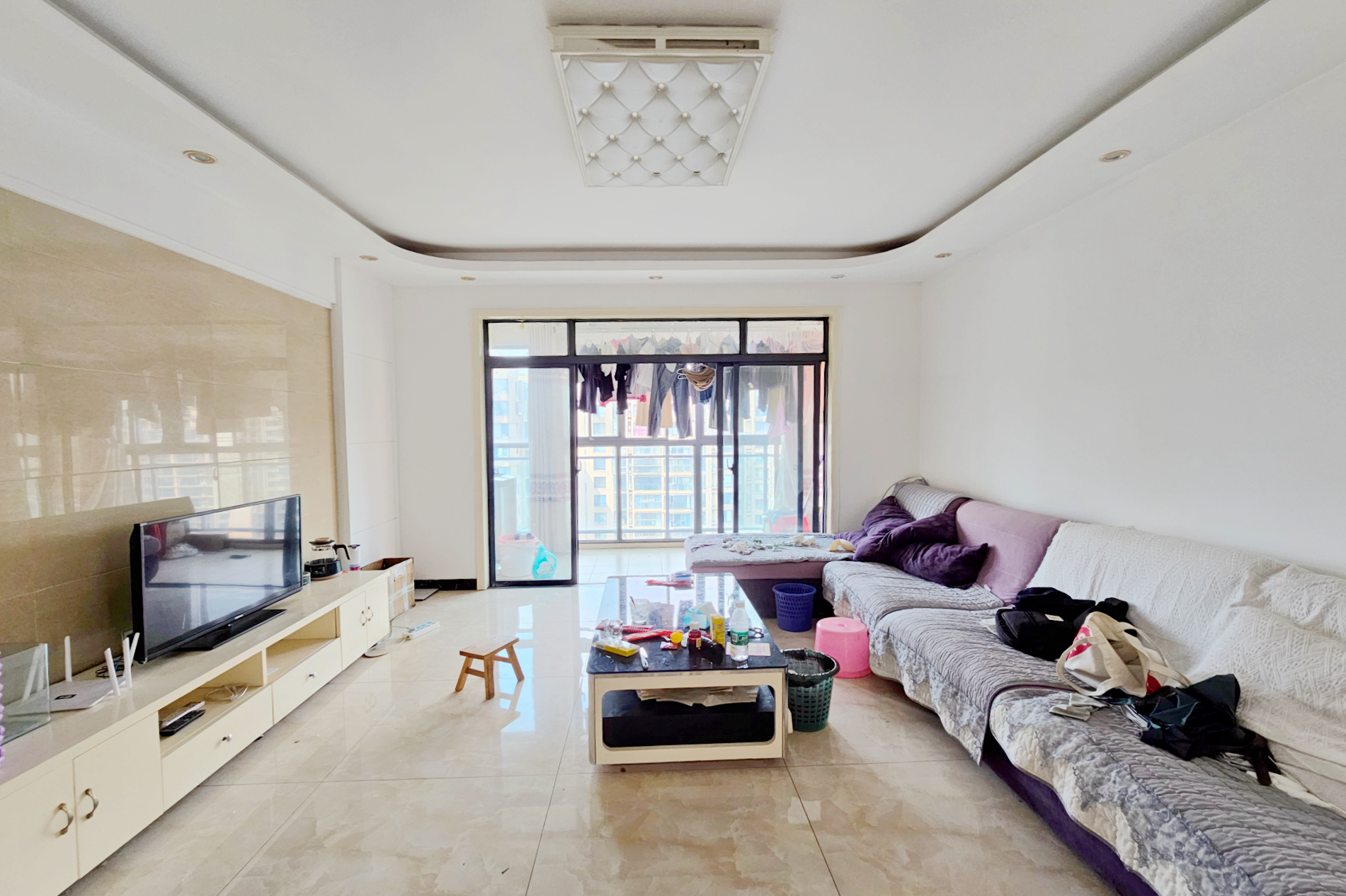 江河双水湾  3室2厅2卫    87.0万 江河双水湾  3室2厅2卫    87.0万客厅