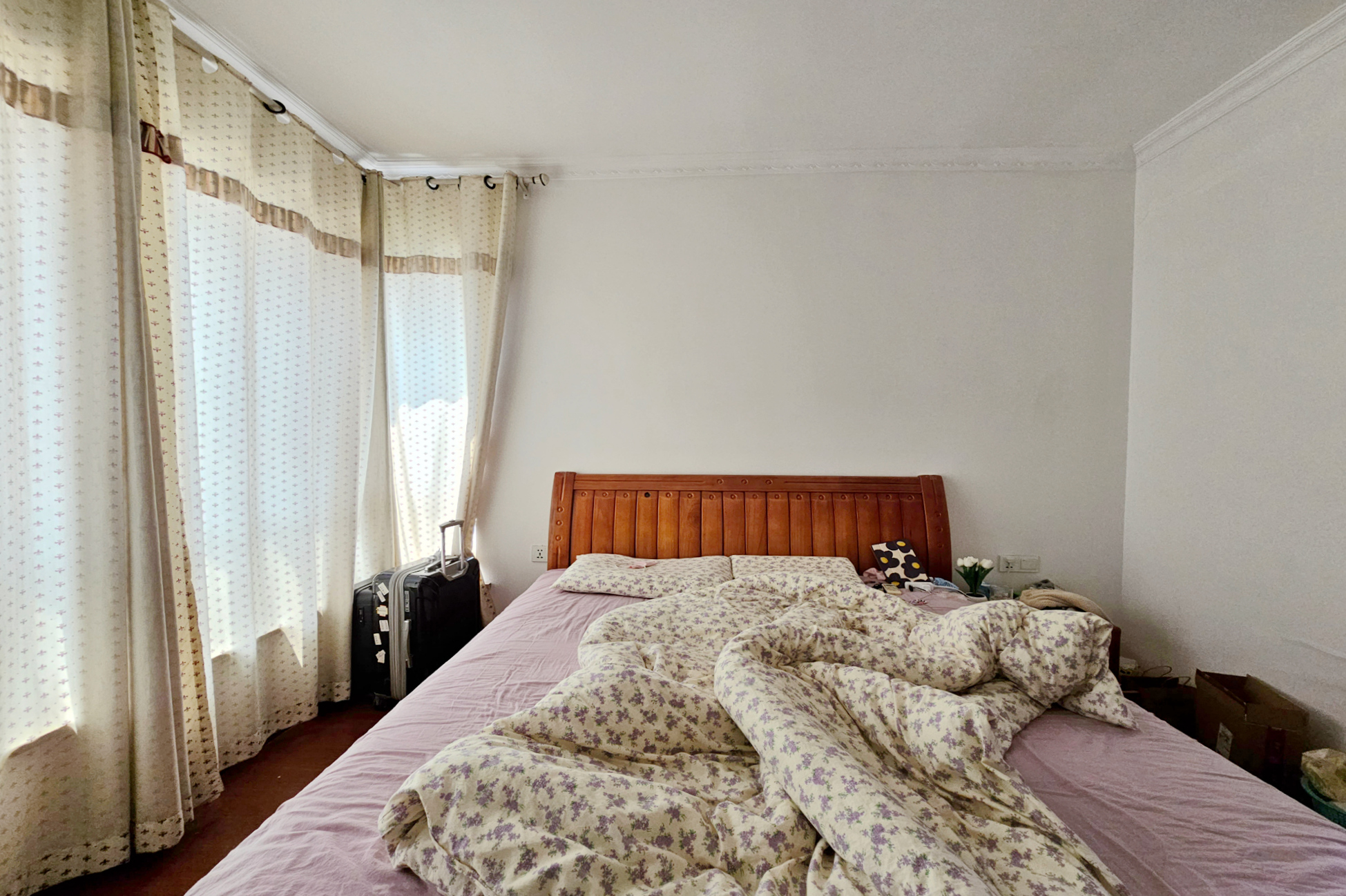 江河双水湾  3室2厅2卫    87.0万 江河双水湾  3室2厅2卫    87.0万卧室