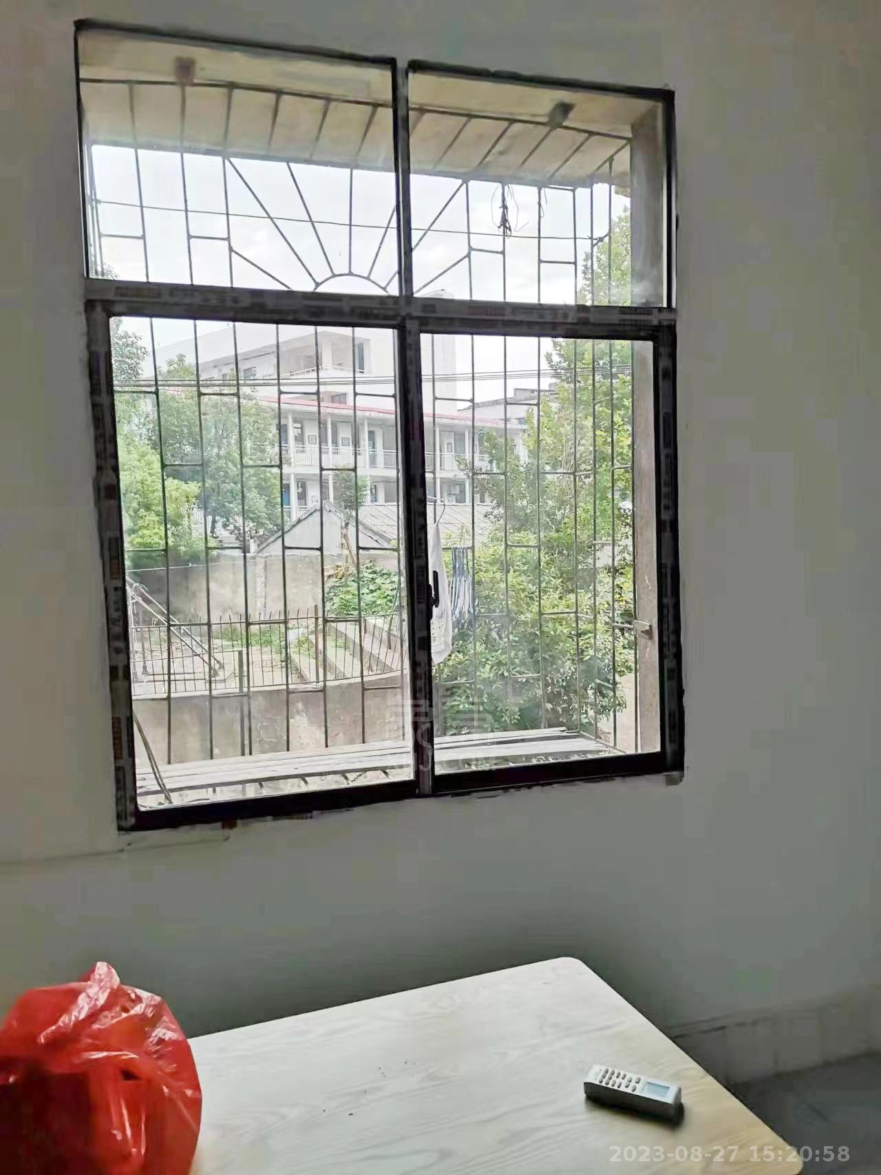 建设北路散盘  1室1厅1卫   700.00元/月室内图